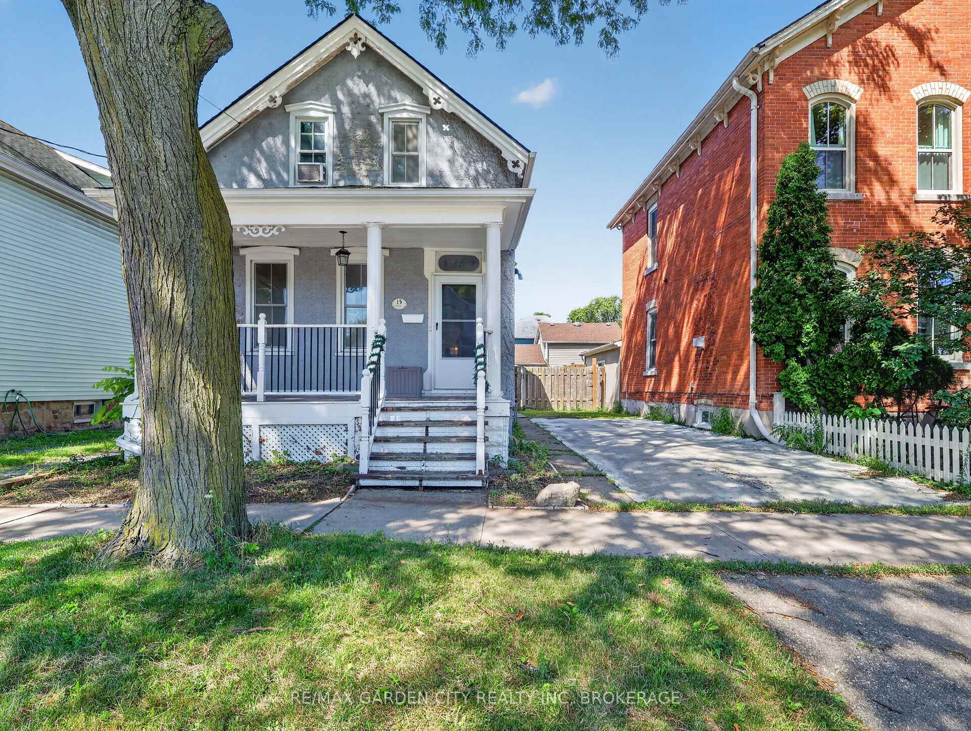 Photo 2 of 15 Catherine Street, St. Catharines, Downtown — HOMEH