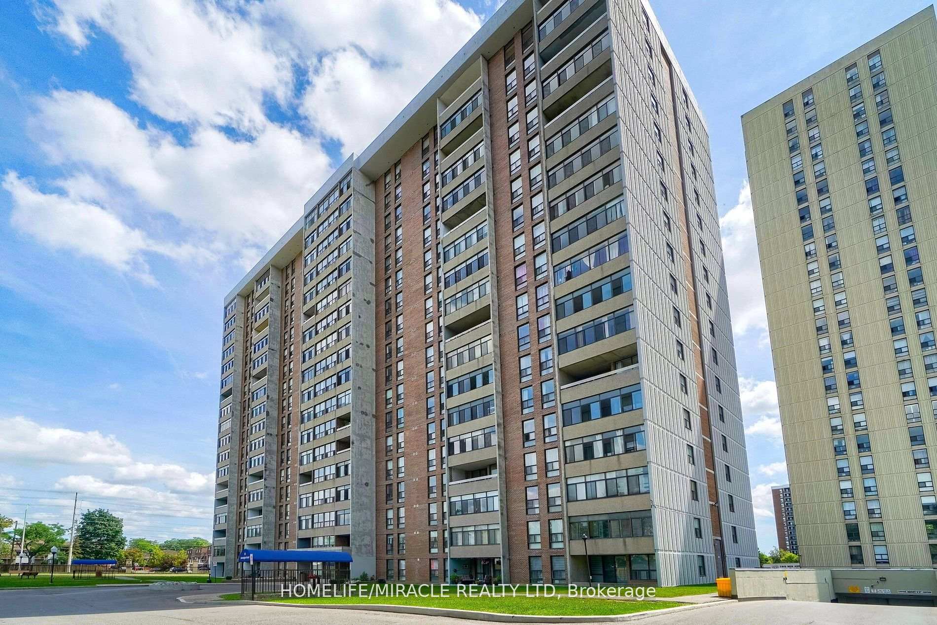 Front of Unit 608, 25 Kensington Road