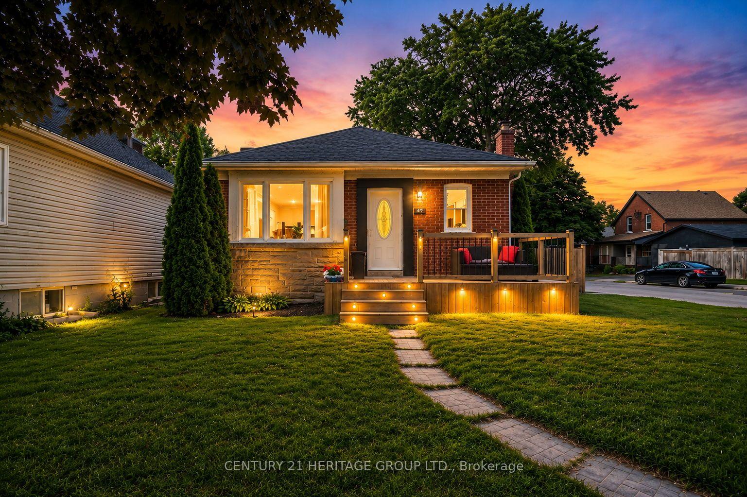 Photo 2 of 47 Brucedale Avenue E, Hamilton, Centremount — HOMEH