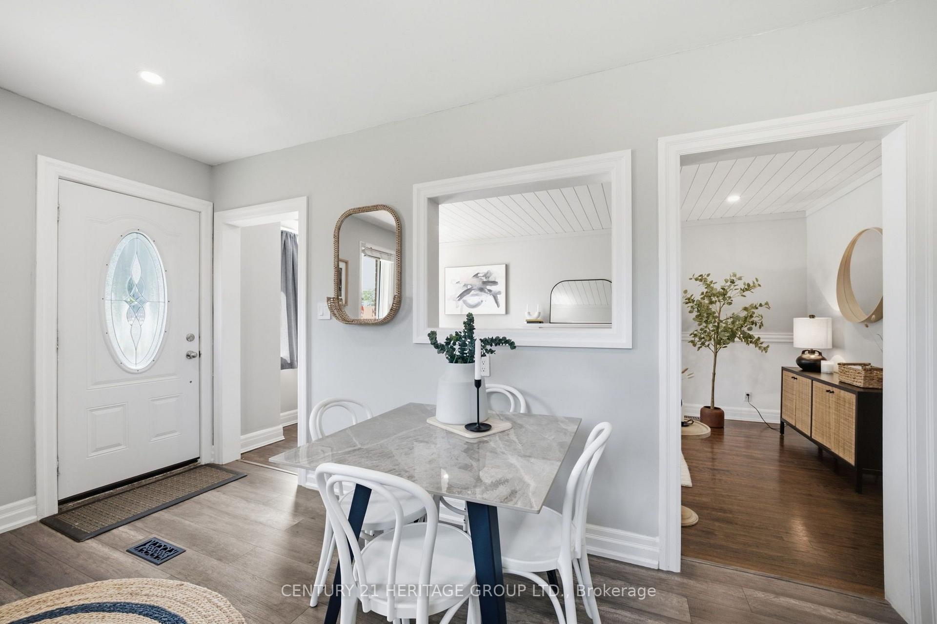 Photo 3 of 47 Brucedale Avenue E, Hamilton, Centremount — HOMEH