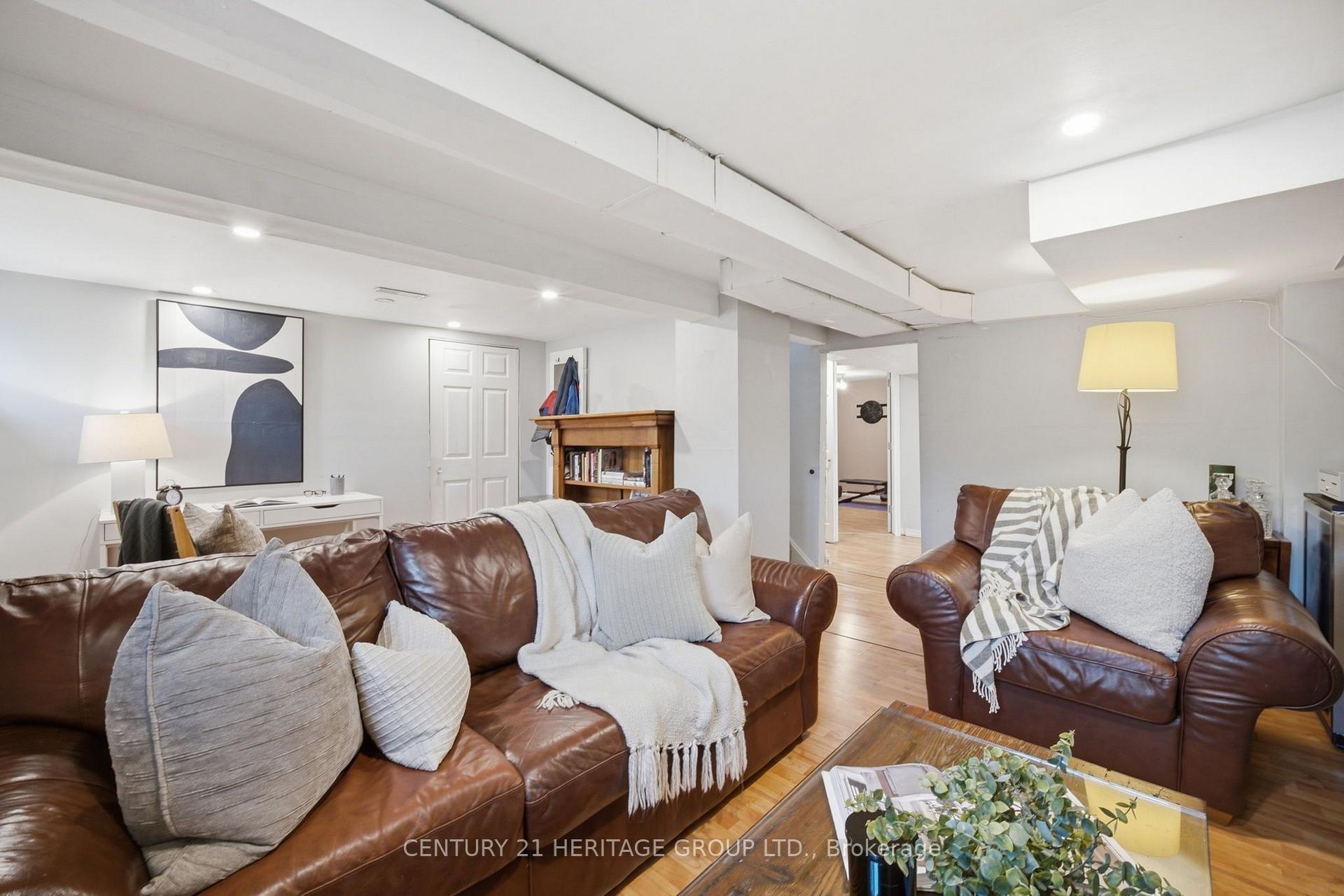 Photo 28 of 47 Brucedale Avenue E, Hamilton, Centremount — HOMEH