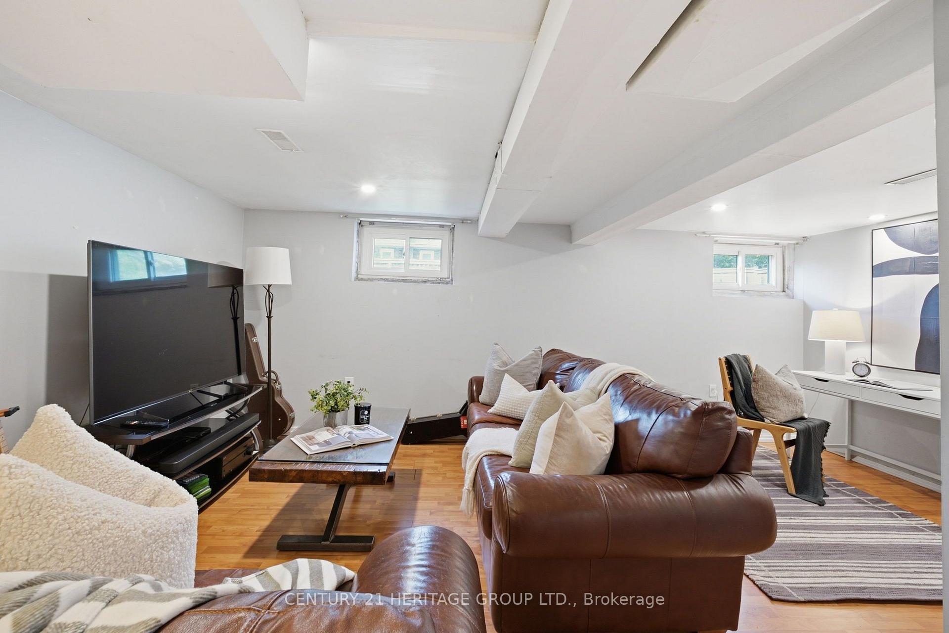 Photo 30 of 47 Brucedale Avenue E, Hamilton, Centremount — HOMEH