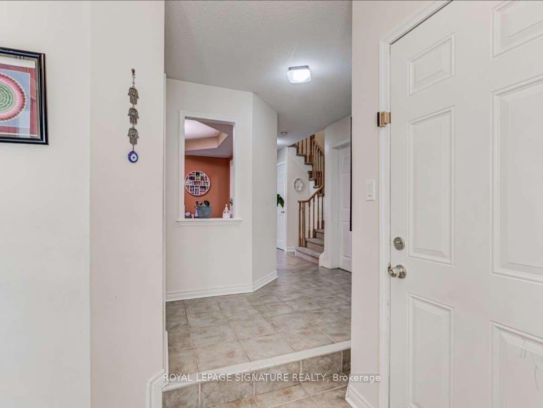 Photo 3 of 39 Jonesridge Drive, Ajax, Northeast Ajax — HOMEH