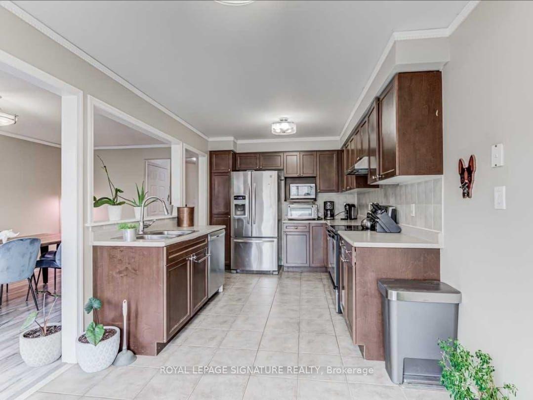 Photo 4 of 39 Jonesridge Drive, Ajax, Northeast Ajax — HOMEH