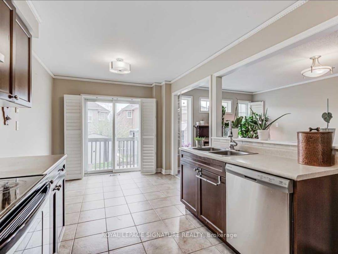 Photo 5 of 39 Jonesridge Drive, Ajax, Northeast Ajax — HOMEH