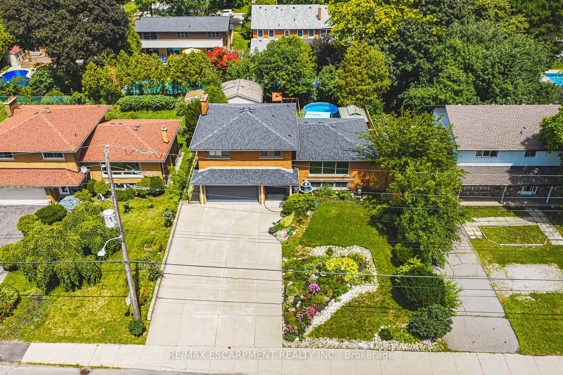 Photo 3 of 364 Fennell Avenue W, Hamilton, Buchanan — HOMEH