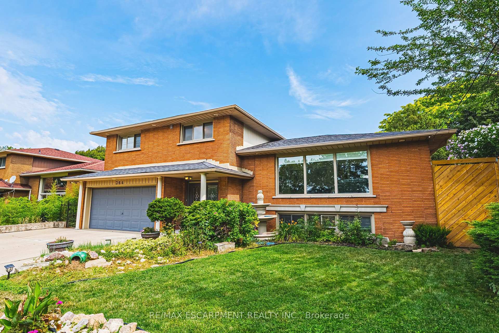 Photo 4 of 364 Fennell Avenue W, Hamilton, Buchanan — HOMEH