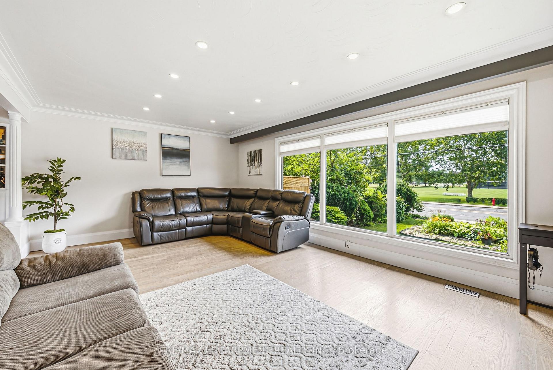 Photo 14 of 364 Fennell Avenue W, Hamilton, Buchanan — HOMEH