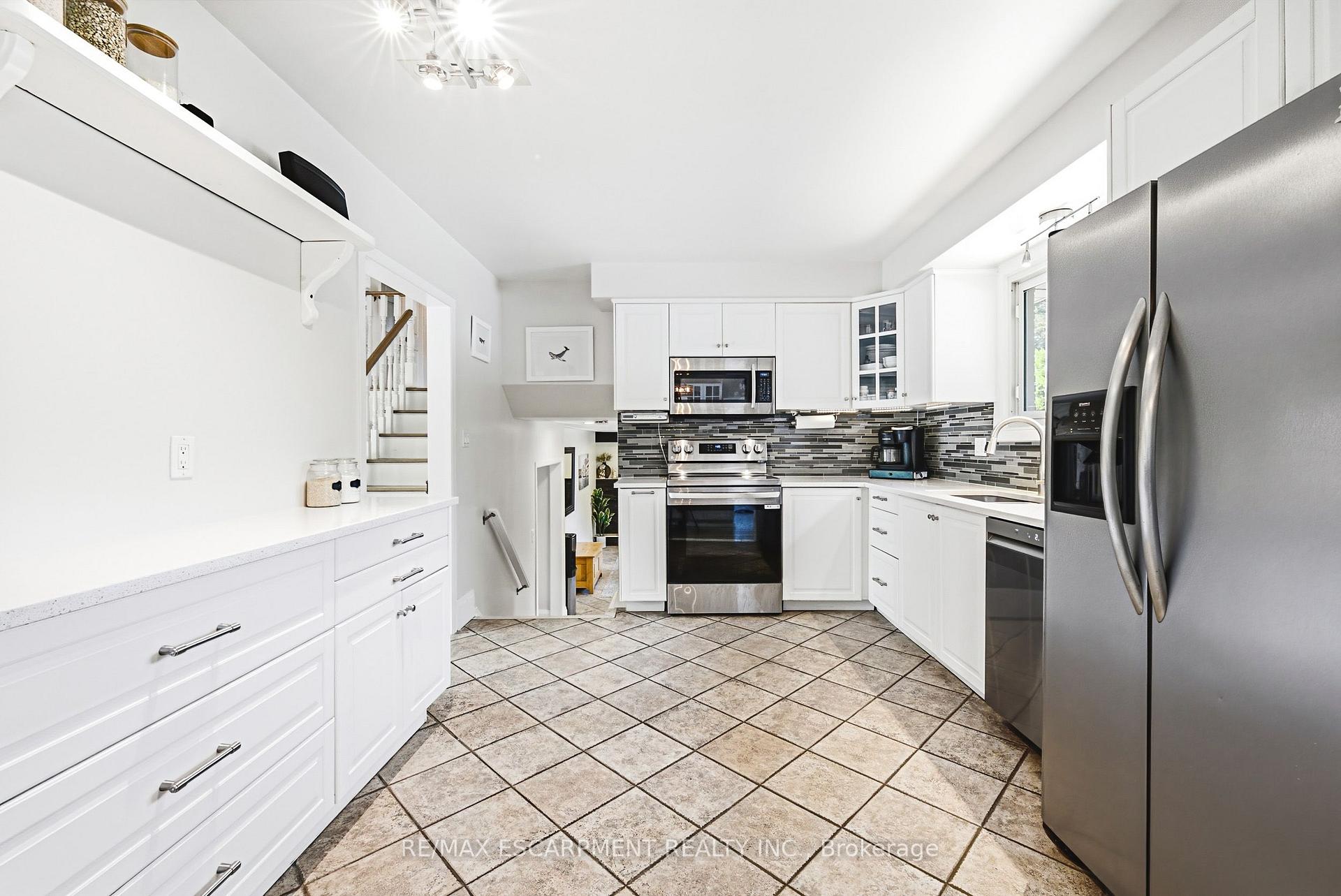 Photo 7 of 364 Fennell Avenue W, Hamilton, Buchanan — HOMEH