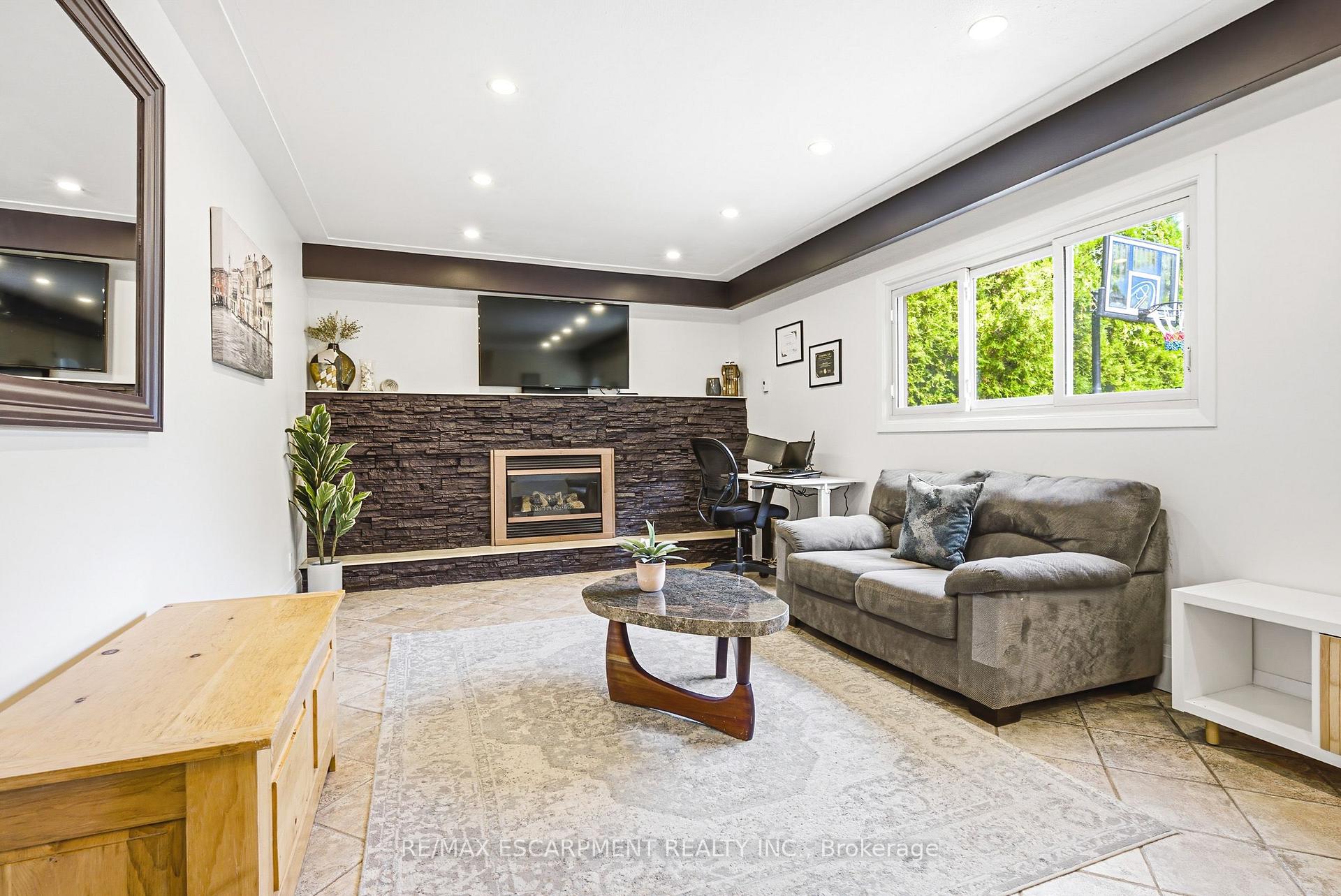 Photo 15 of 364 Fennell Avenue W, Hamilton, Buchanan — HOMEH