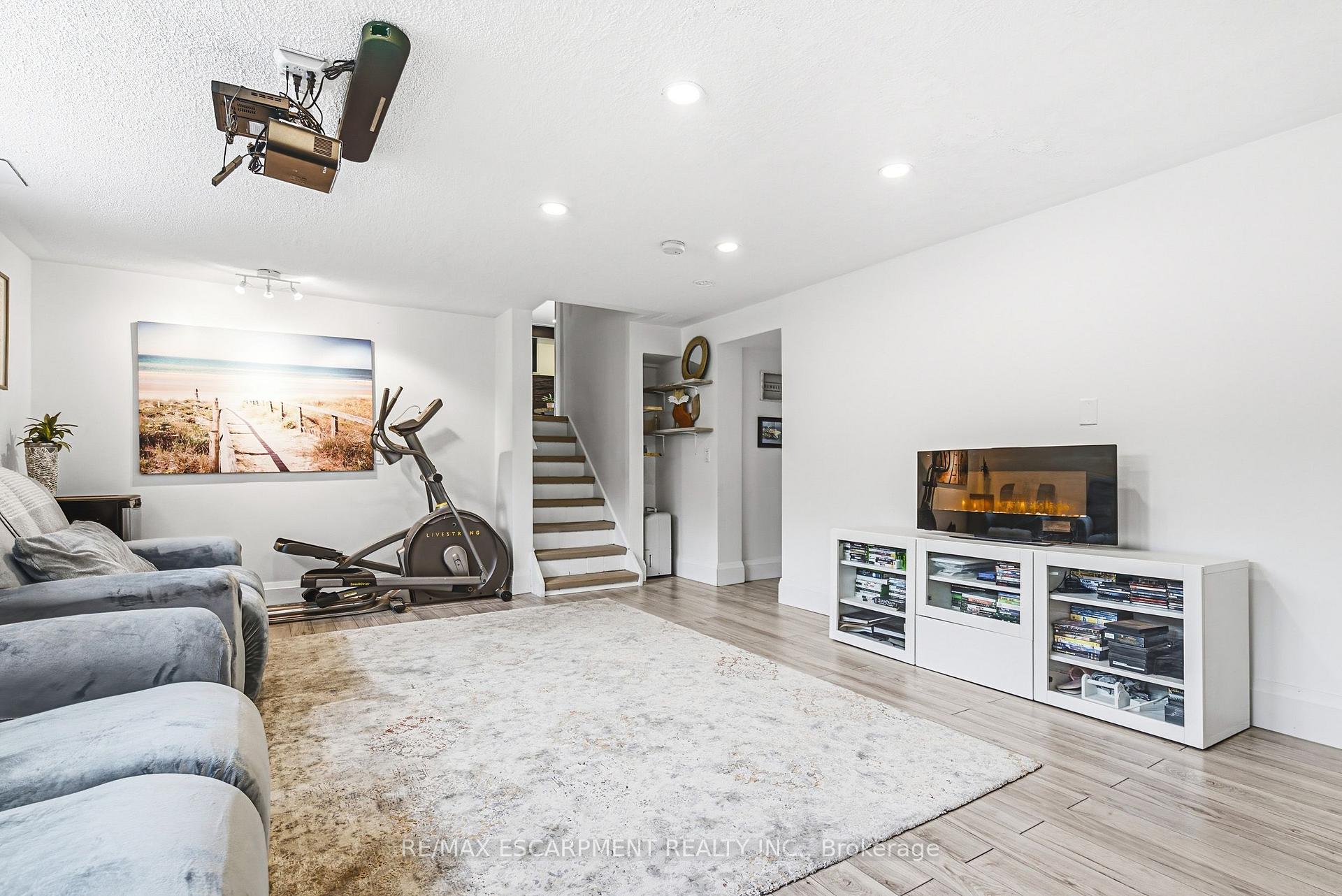 Photo 29 of 364 Fennell Avenue W, Hamilton, Buchanan — HOMEH