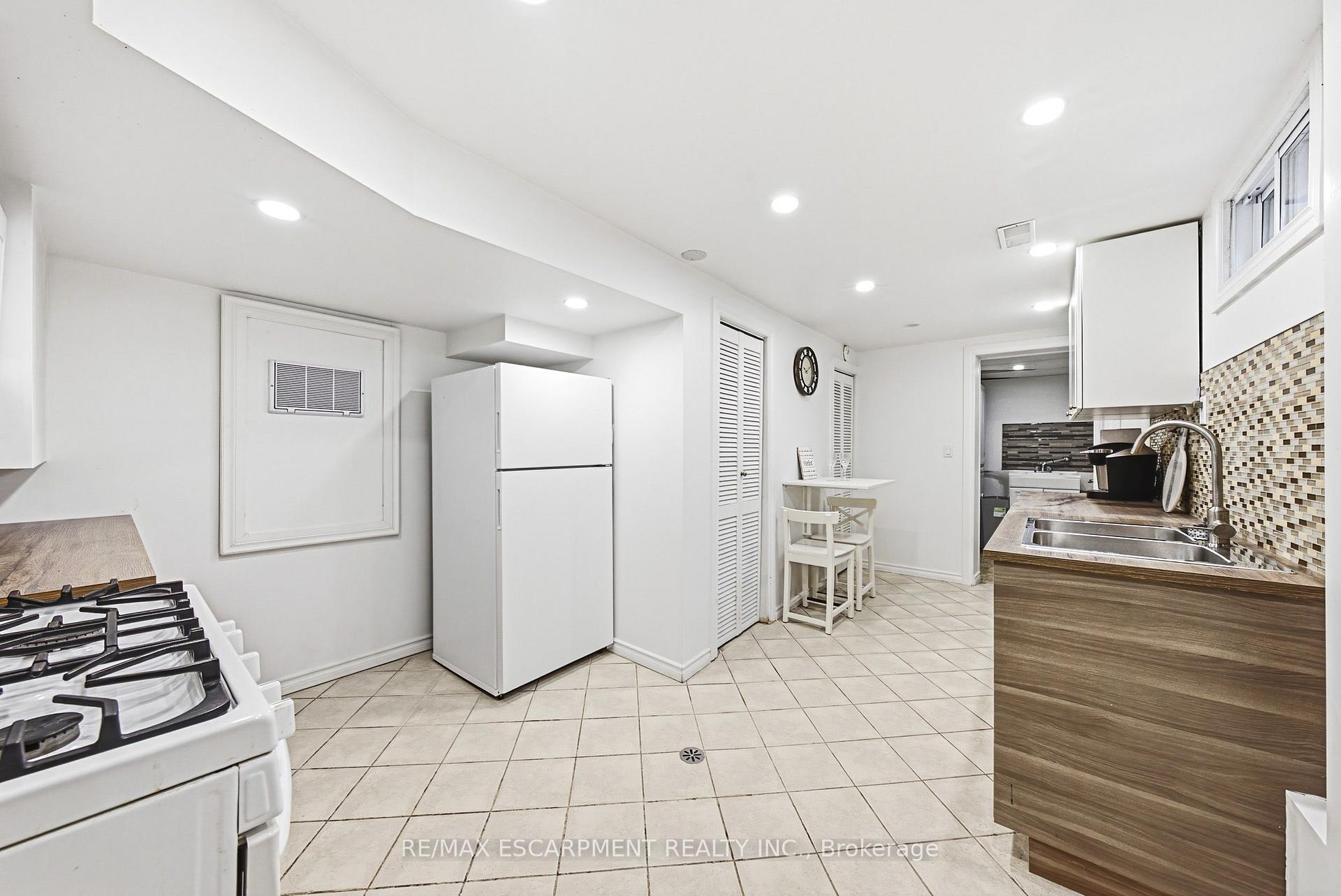 Photo 32 of 364 Fennell Avenue W, Hamilton, Buchanan — HOMEH