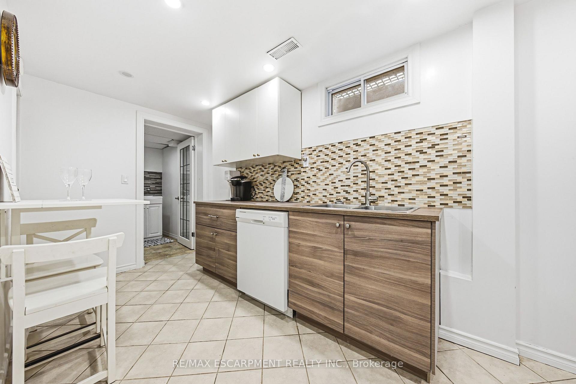 Photo 33 of 364 Fennell Avenue W, Hamilton, Buchanan — HOMEH