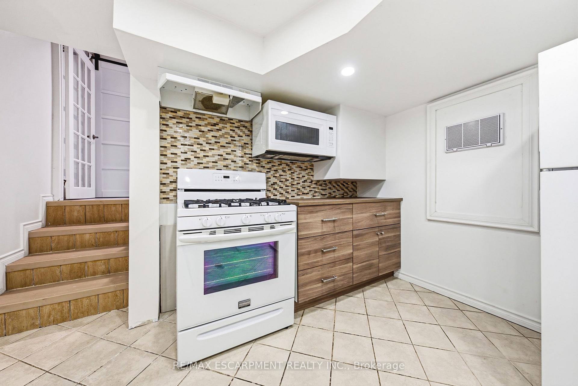 Photo 34 of 364 Fennell Avenue W, Hamilton, Buchanan — HOMEH