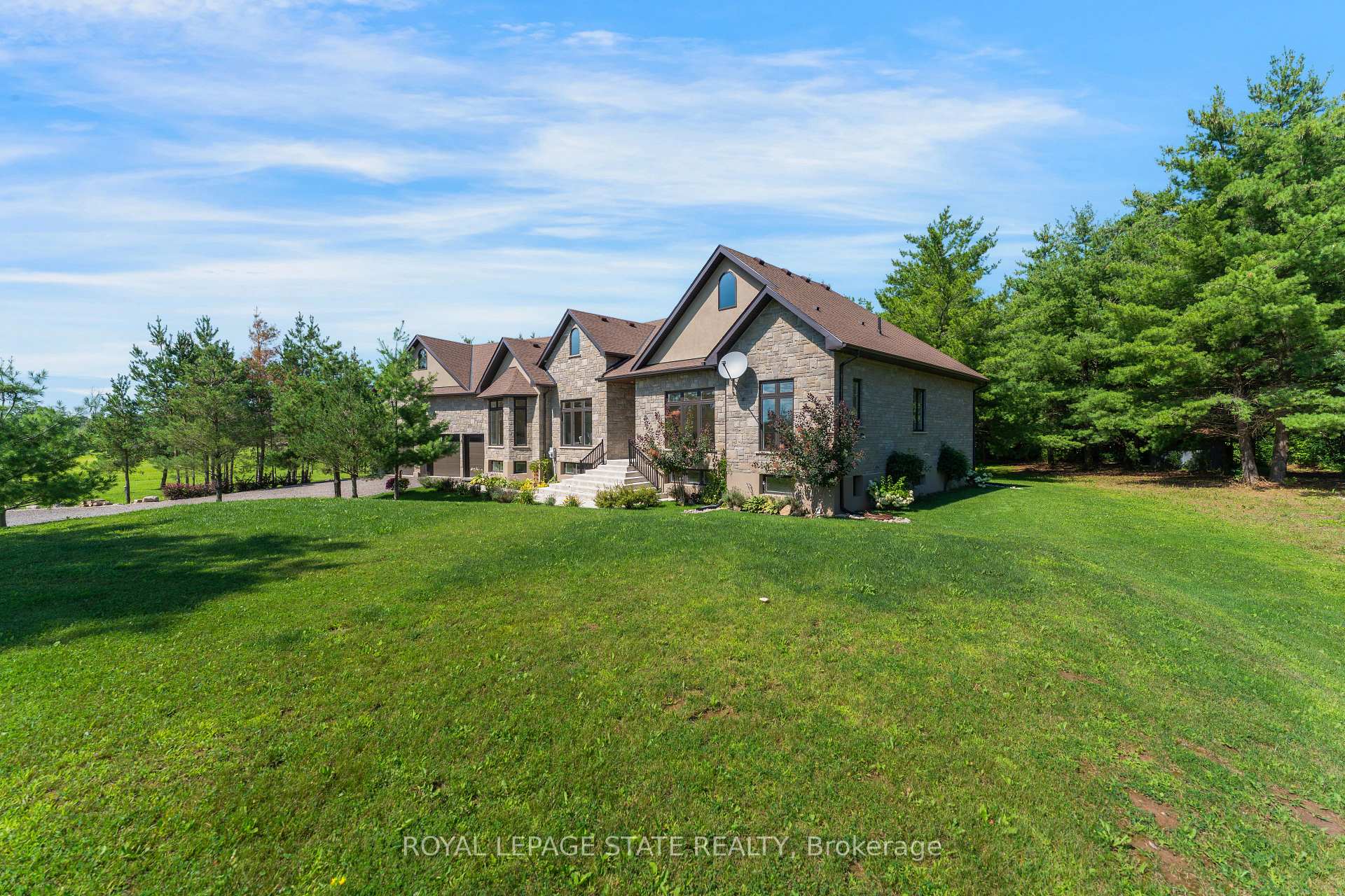 Photo 3 of 986 Highway 8, Hamilton, Rural Flamborough — HOMEH