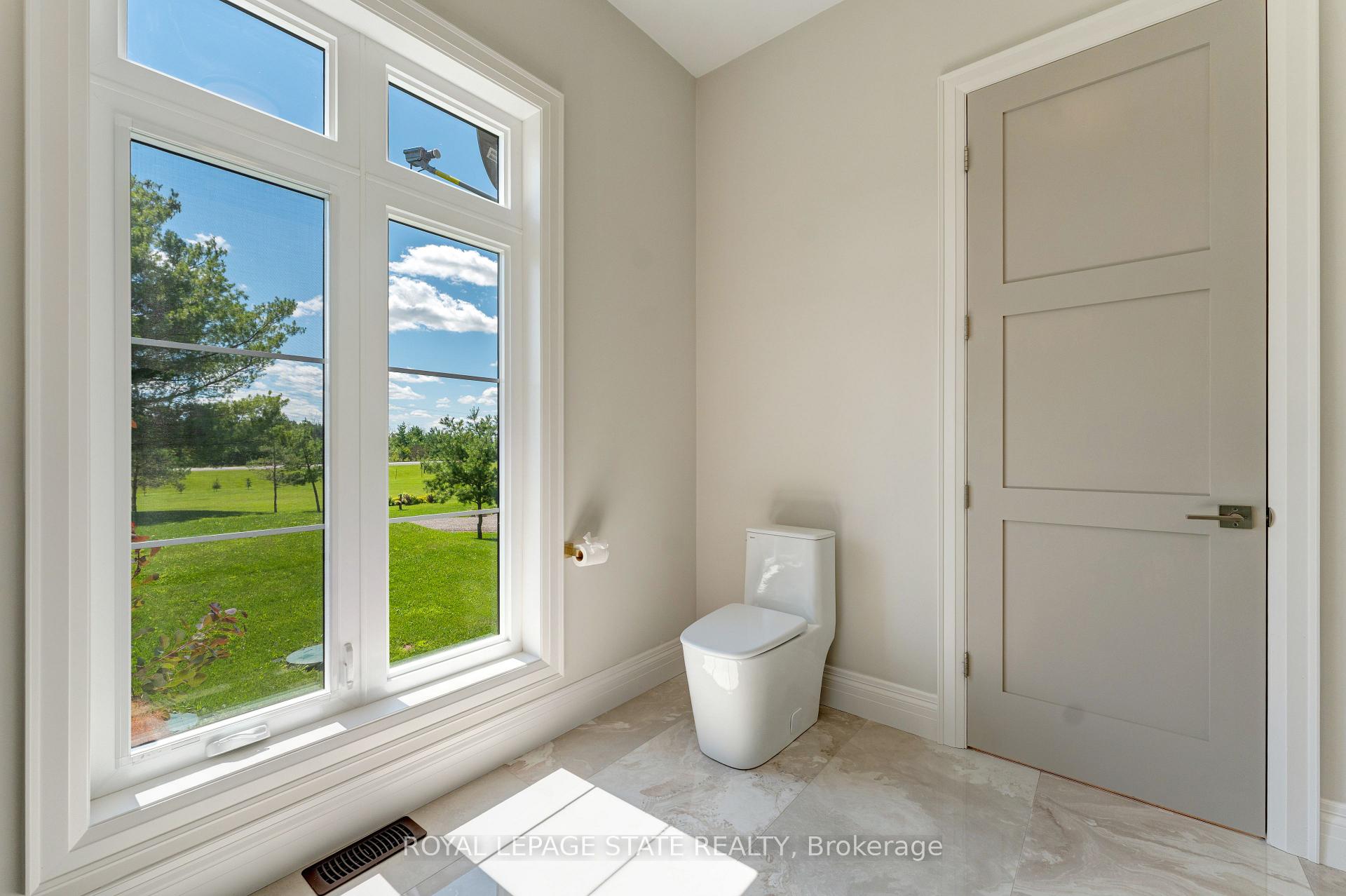 Photo 23 of 986 Highway 8, Hamilton, Rural Flamborough — HOMEH