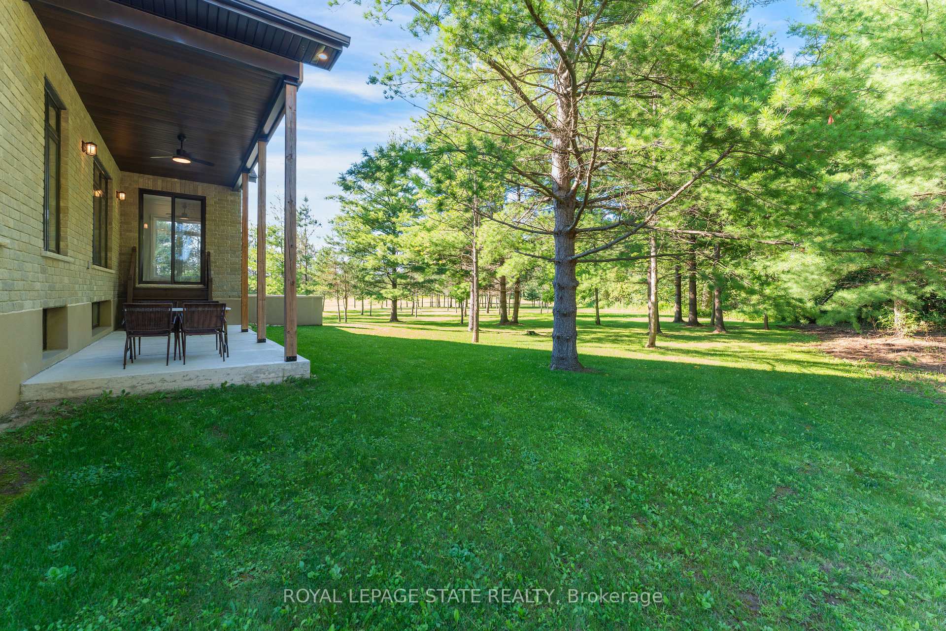 Photo 52 of 986 Highway 8, Hamilton, Rural Flamborough — HOMEH