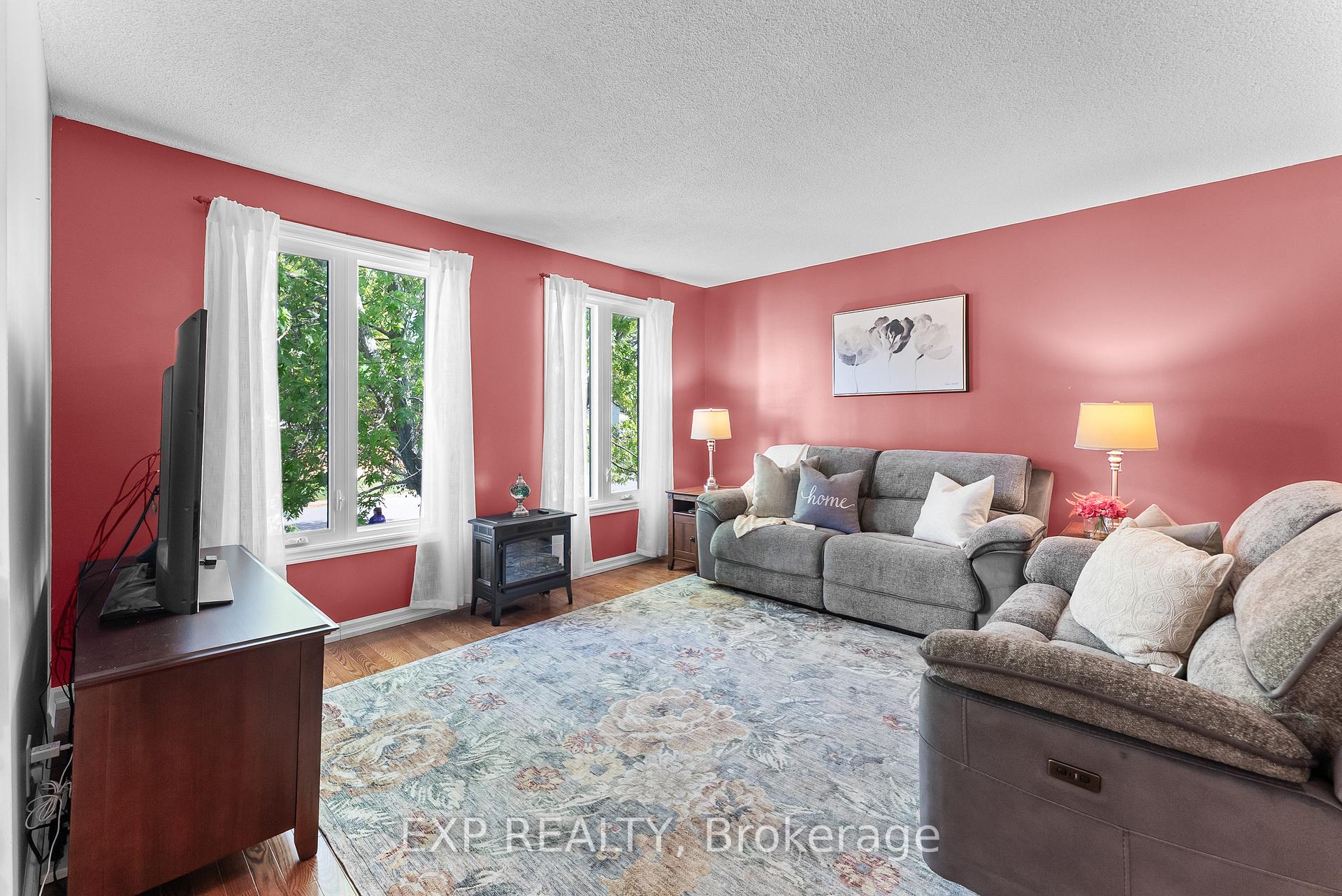 Photo 6 of 36 Vintage Crescent, St. Catharines, Ridley — HOMEH