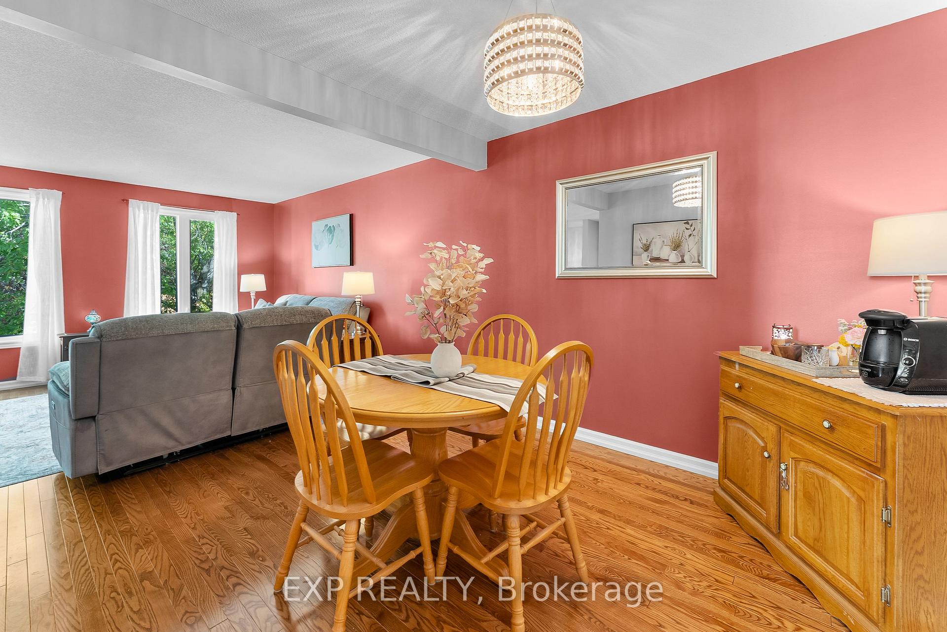 Photo 9 of 36 Vintage Crescent, St. Catharines, Ridley — HOMEH