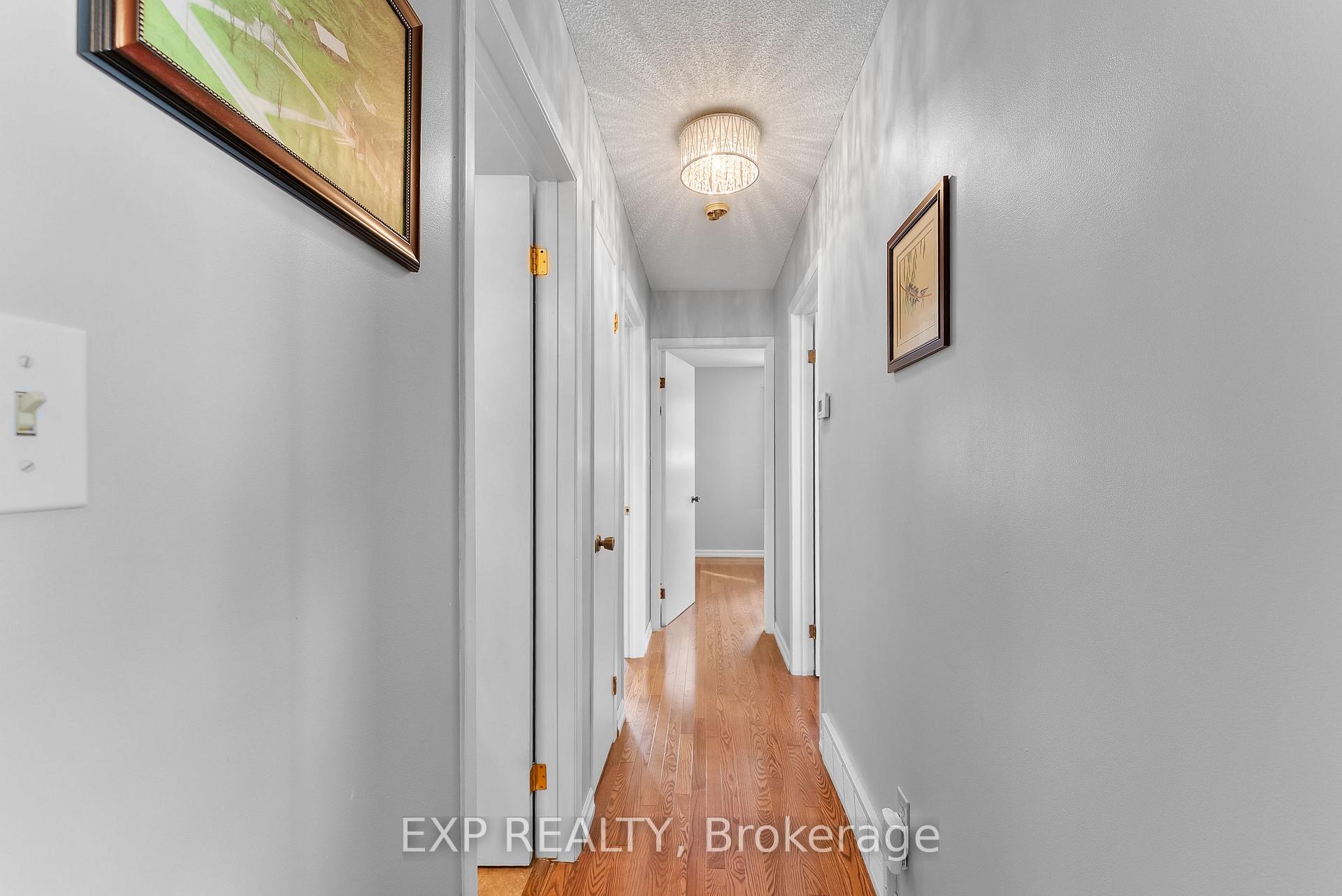 Photo 13 of 36 Vintage Crescent, St. Catharines, Ridley — HOMEH