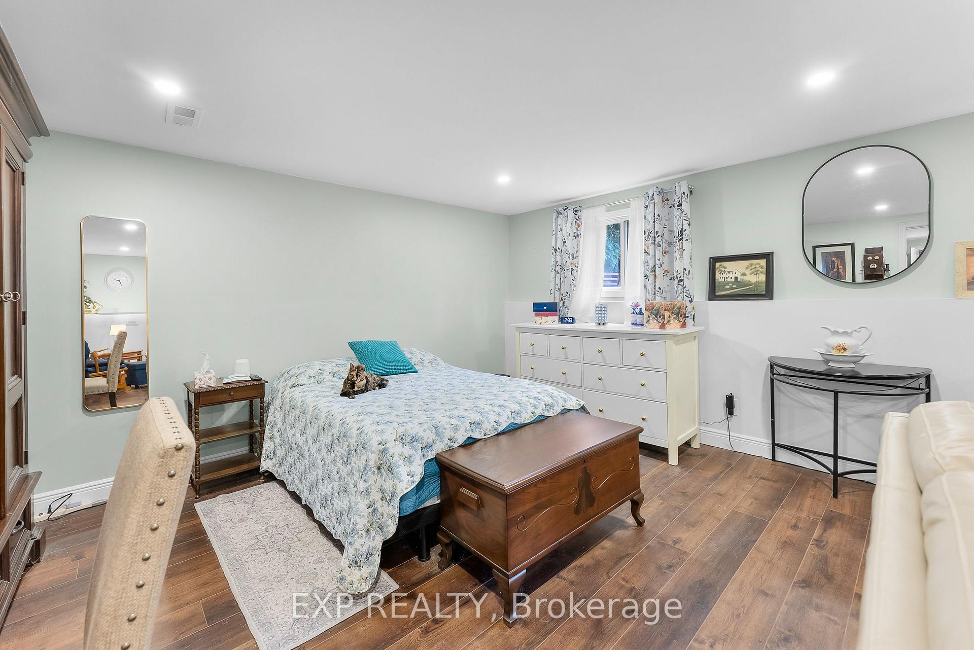Photo 25 of 36 Vintage Crescent, St. Catharines, Ridley — HOMEH