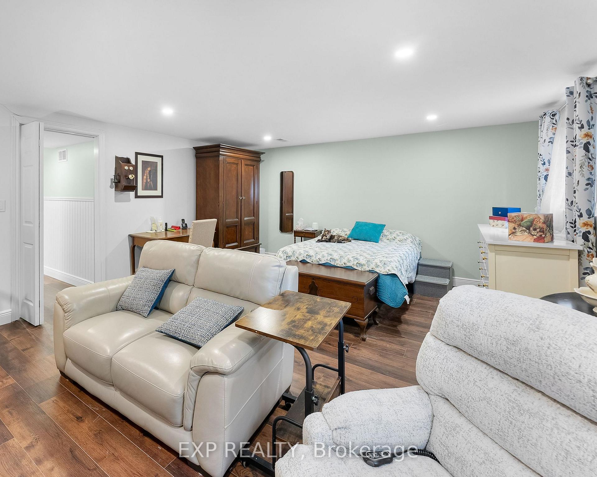 Photo 28 of 36 Vintage Crescent, St. Catharines, Ridley — HOMEH