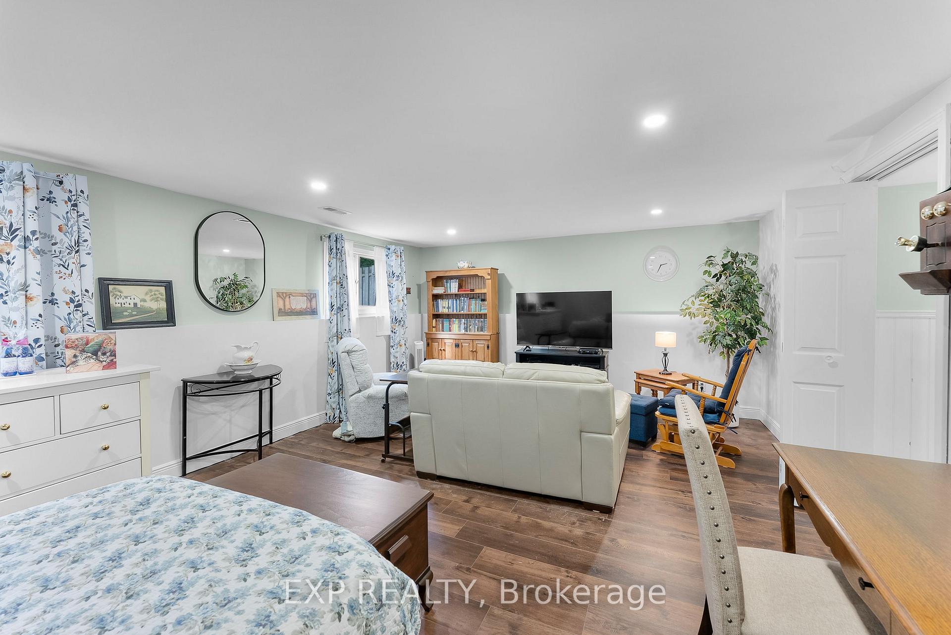 Photo 29 of 36 Vintage Crescent, St. Catharines, Ridley — HOMEH