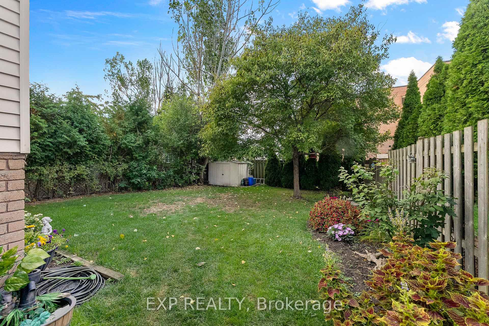 Photo 34 of 36 Vintage Crescent, St. Catharines, Ridley — HOMEH