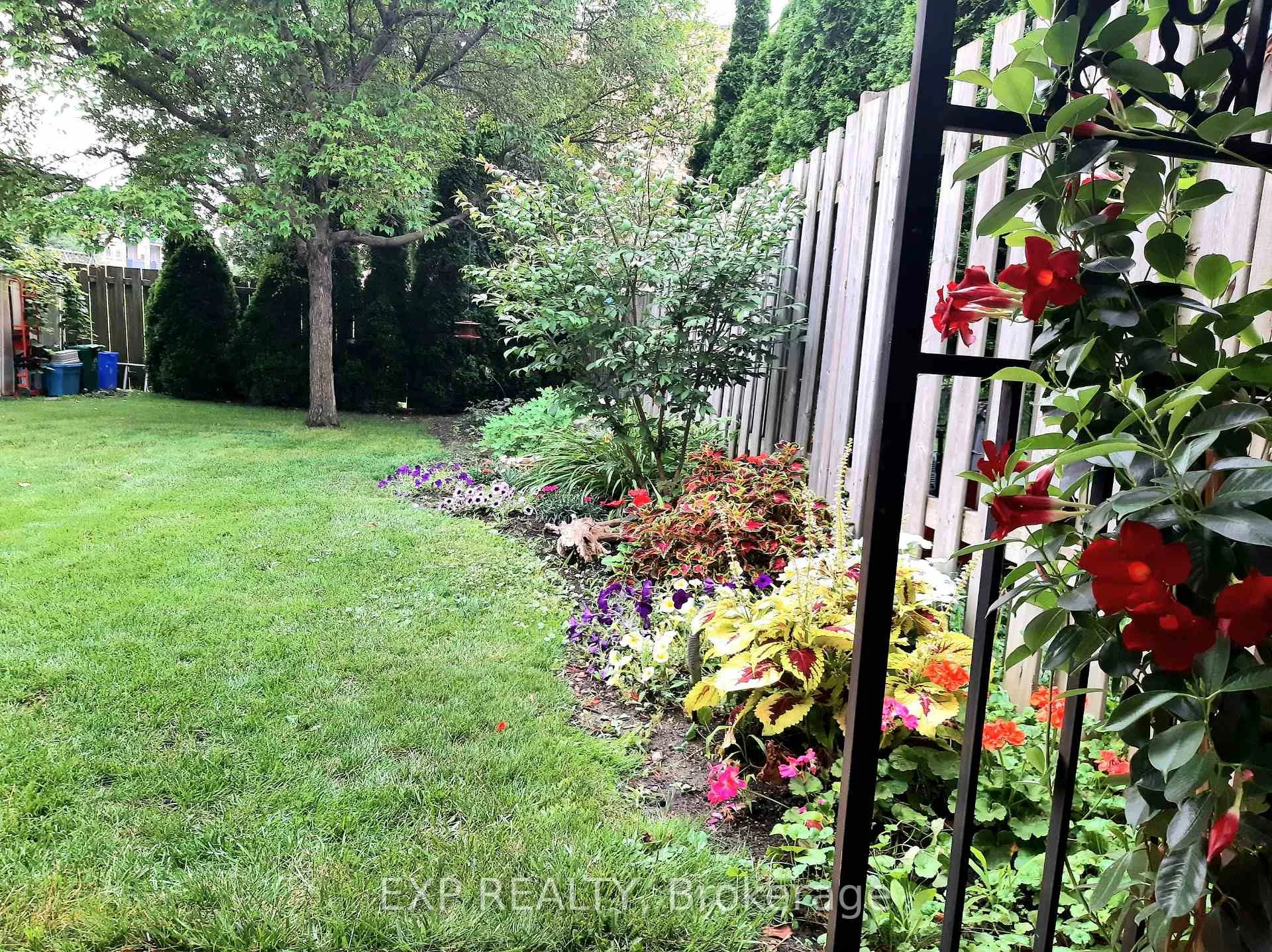 Photo 41 of 36 Vintage Crescent, St. Catharines, Ridley — HOMEH