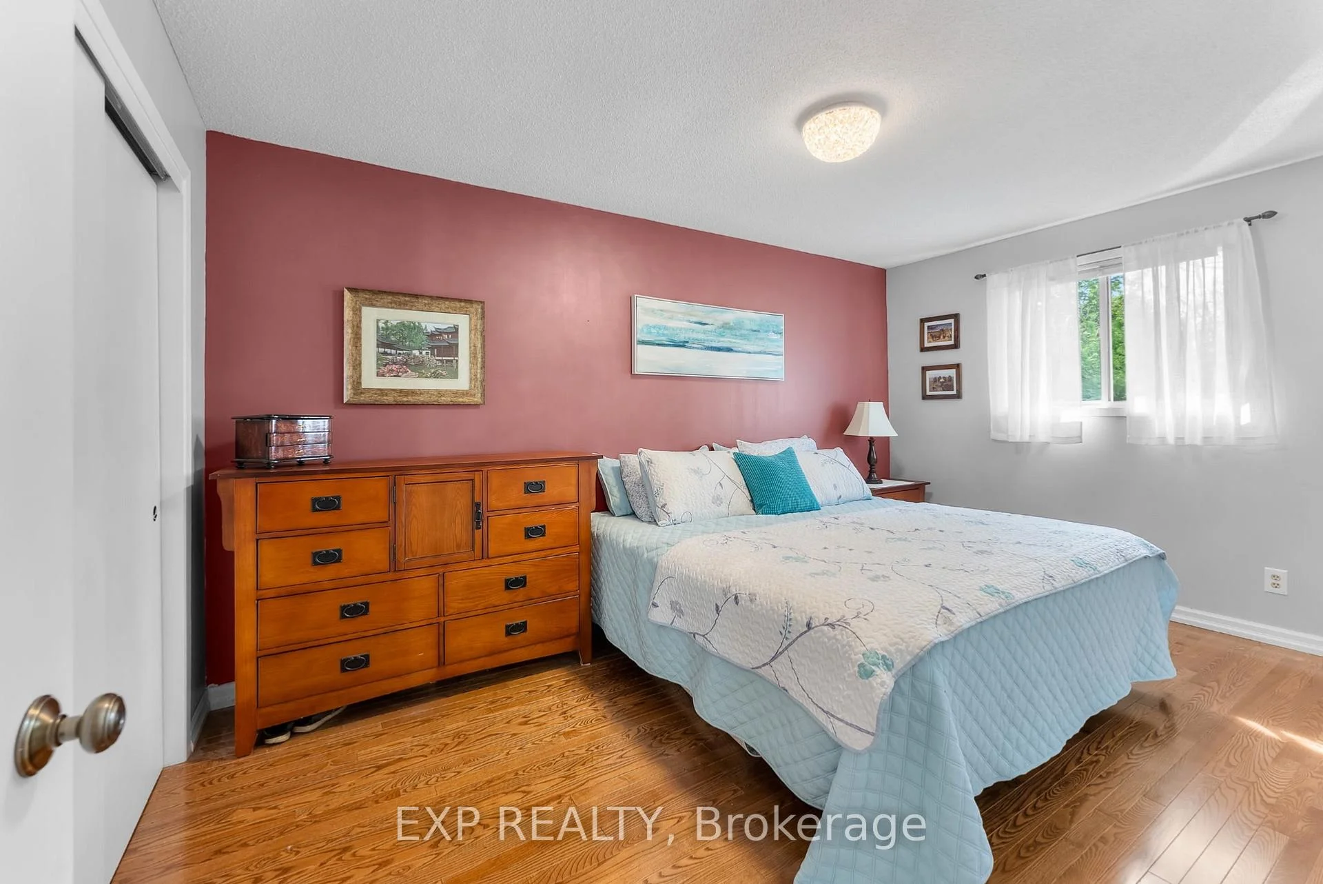 Photo 15 of 36 Vintage Crescent, St. Catharines, Ridley — HOMEH