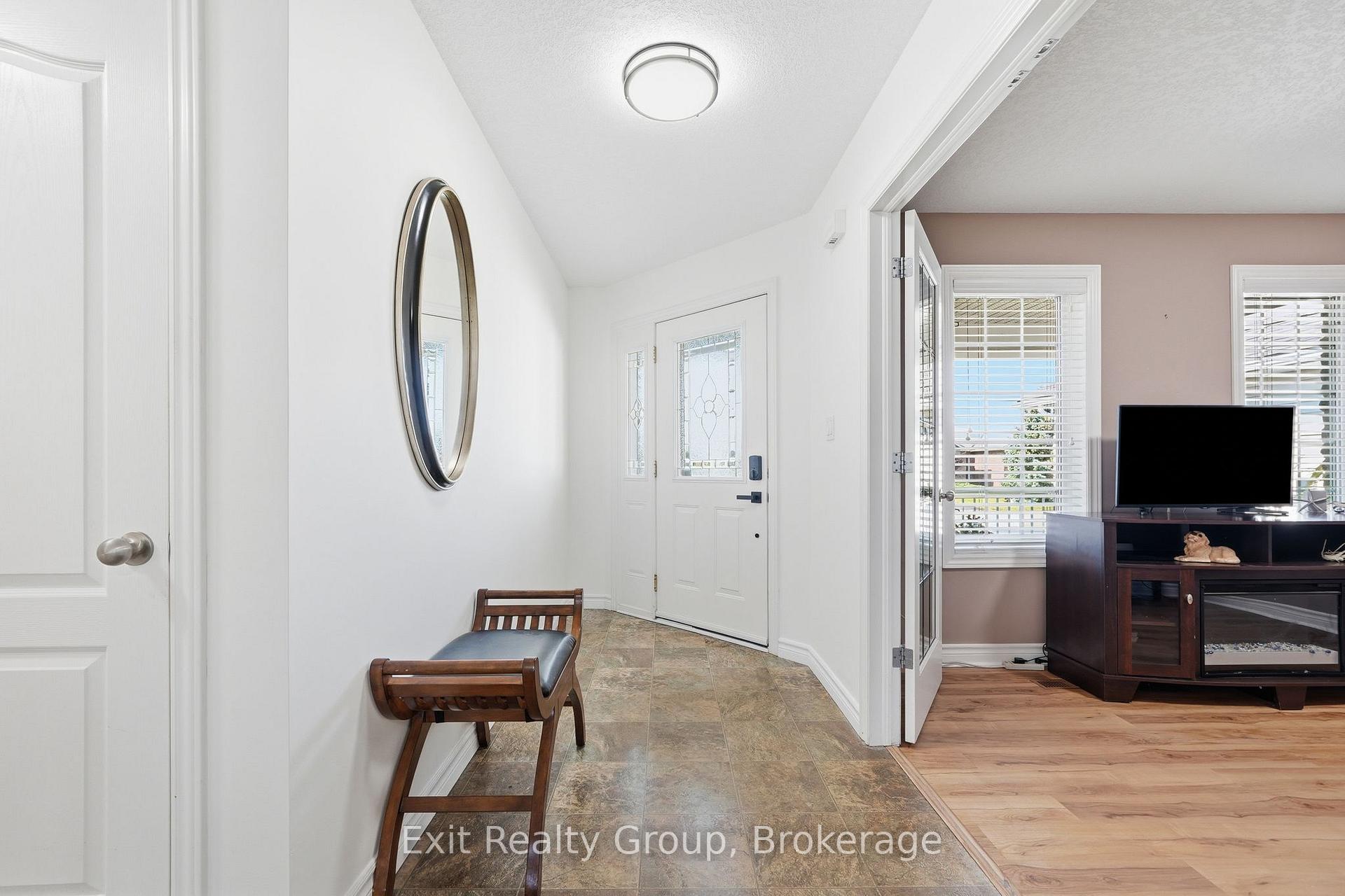 Photo 8 of 23 Mount Grove Crescent, Prince Edward County, Wellington Ward — HOMEH