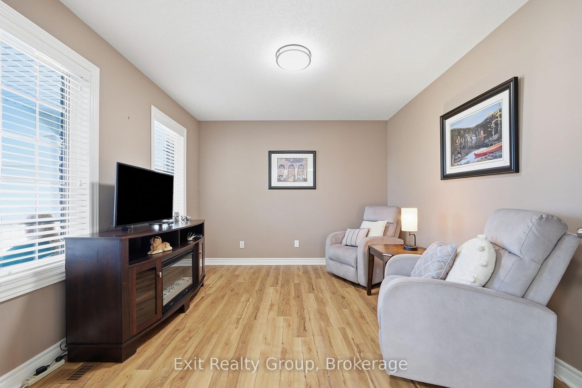 Photo 10 of 23 Mount Grove Crescent, Prince Edward County, Wellington Ward — HOMEH