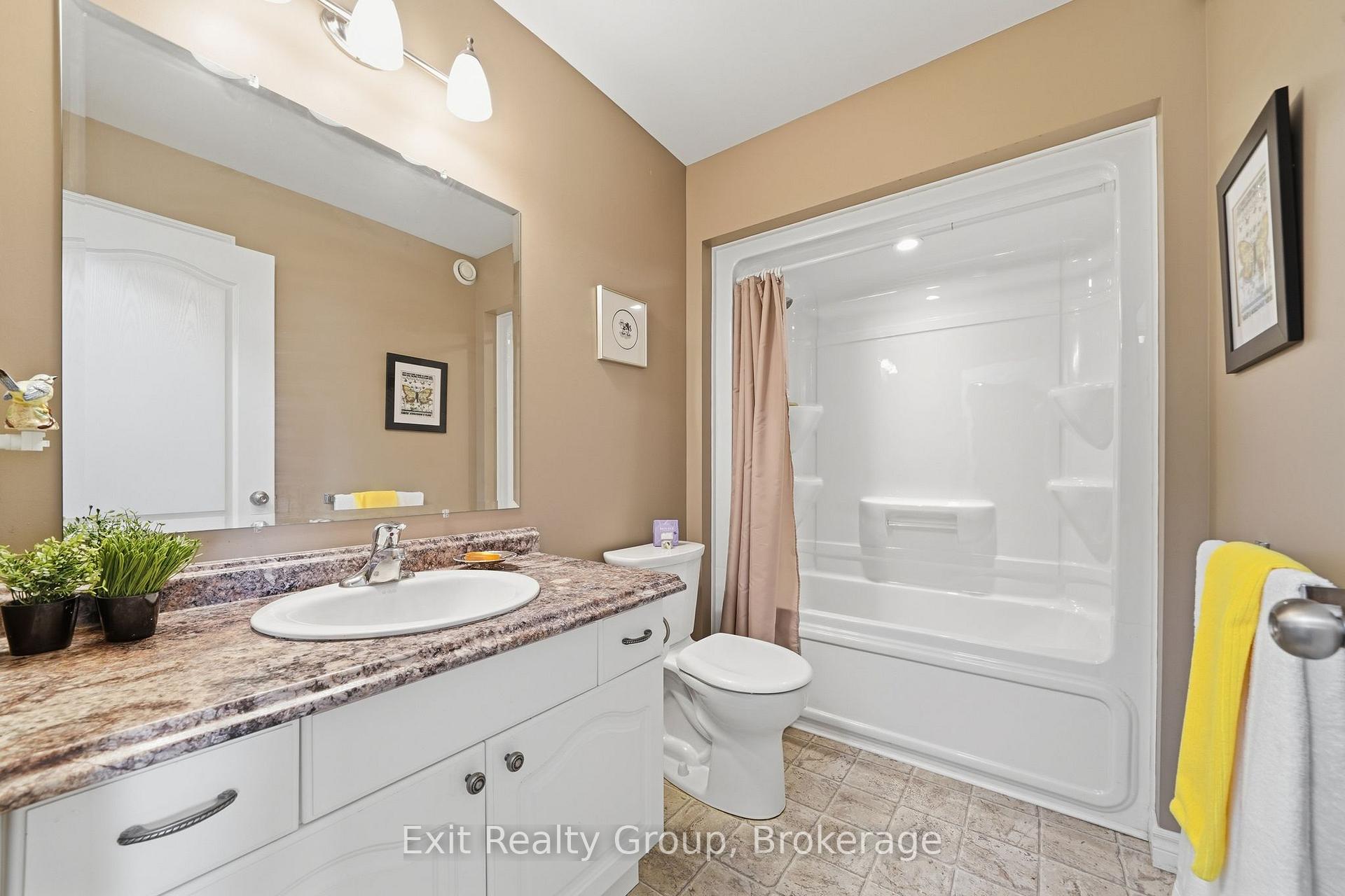 Photo 14 of 23 Mount Grove Crescent, Prince Edward County, Wellington Ward — HOMEH