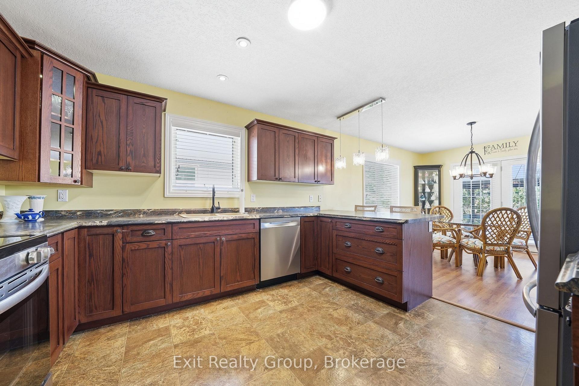 Photo 17 of 23 Mount Grove Crescent, Prince Edward County, Wellington Ward — HOMEH