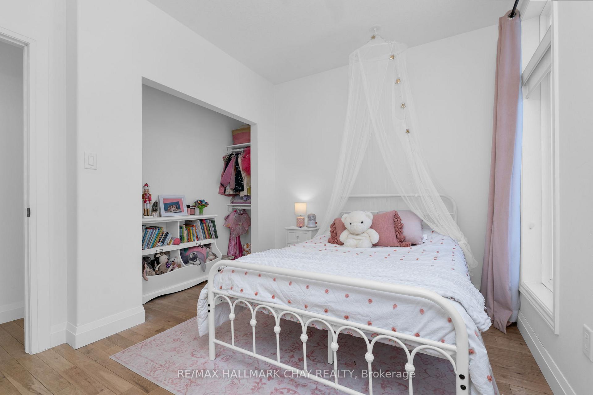 Photo 13 of 12 Oakmont Avenue, Oro-Medonte, Horseshoe Valley — HOMEH