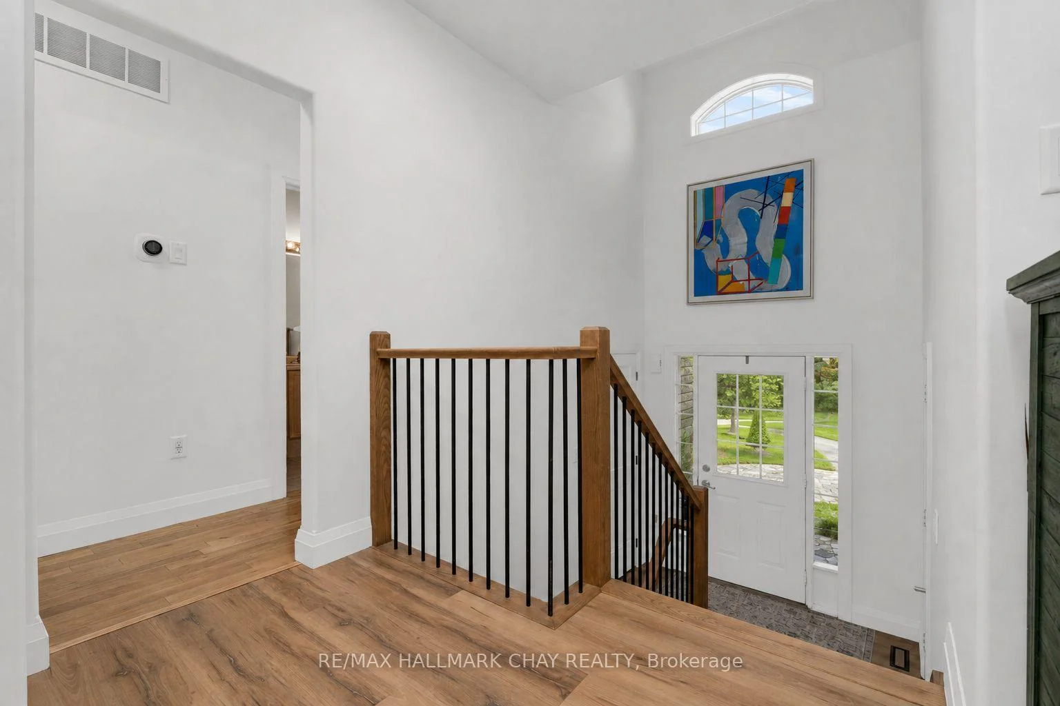 Photo 3 of 12 Oakmont Avenue, Oro-Medonte, Horseshoe Valley — HOMEH