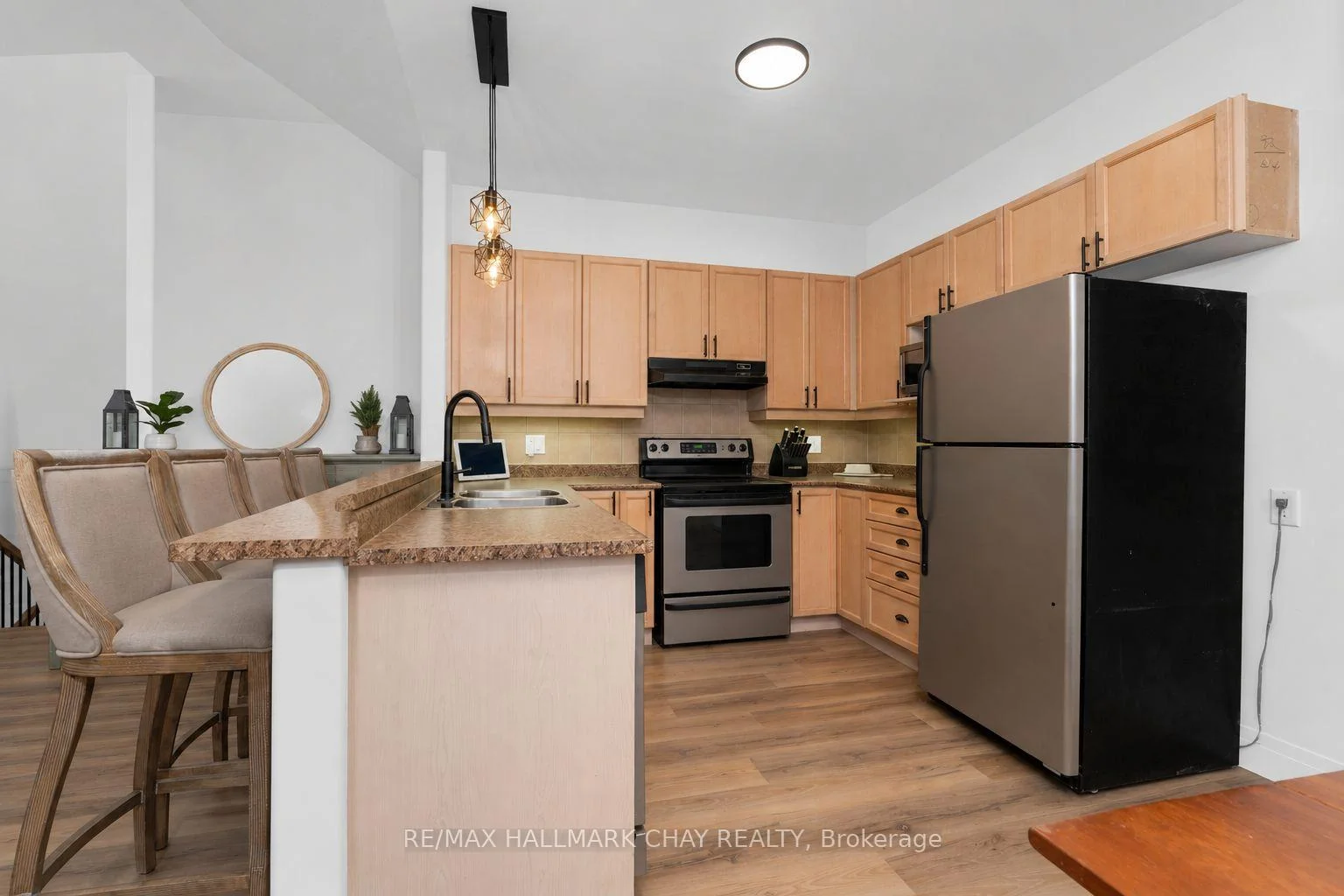 Photo 6 of 12 Oakmont Avenue, Oro-Medonte, Horseshoe Valley — HOMEH