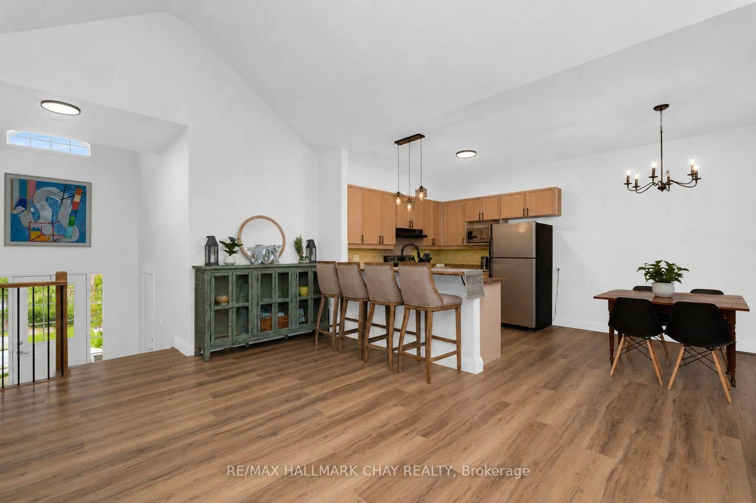 Photo 5 of 12 Oakmont Avenue, Oro-Medonte, Horseshoe Valley — HOMEH