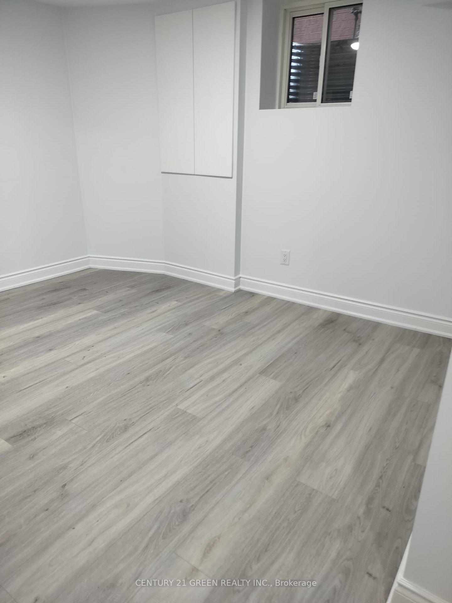 Photo 7 of Unit Lower, 852 Mcnair Circle, Milton, Beaty — HOMEH