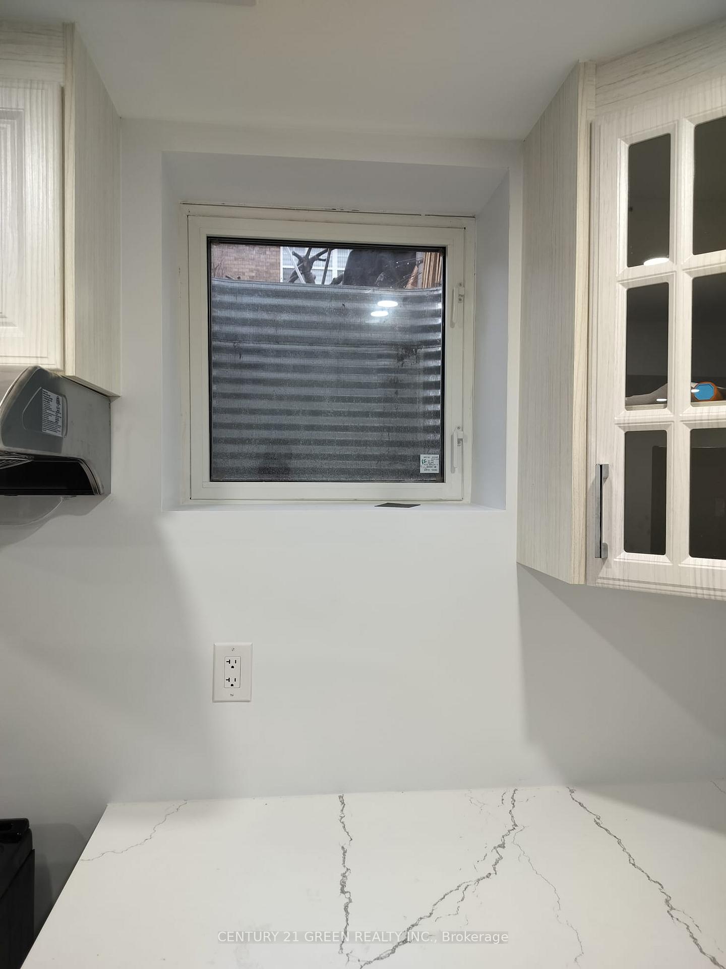 Photo 8 of Unit Lower, 852 Mcnair Circle, Milton, Beaty — HOMEH