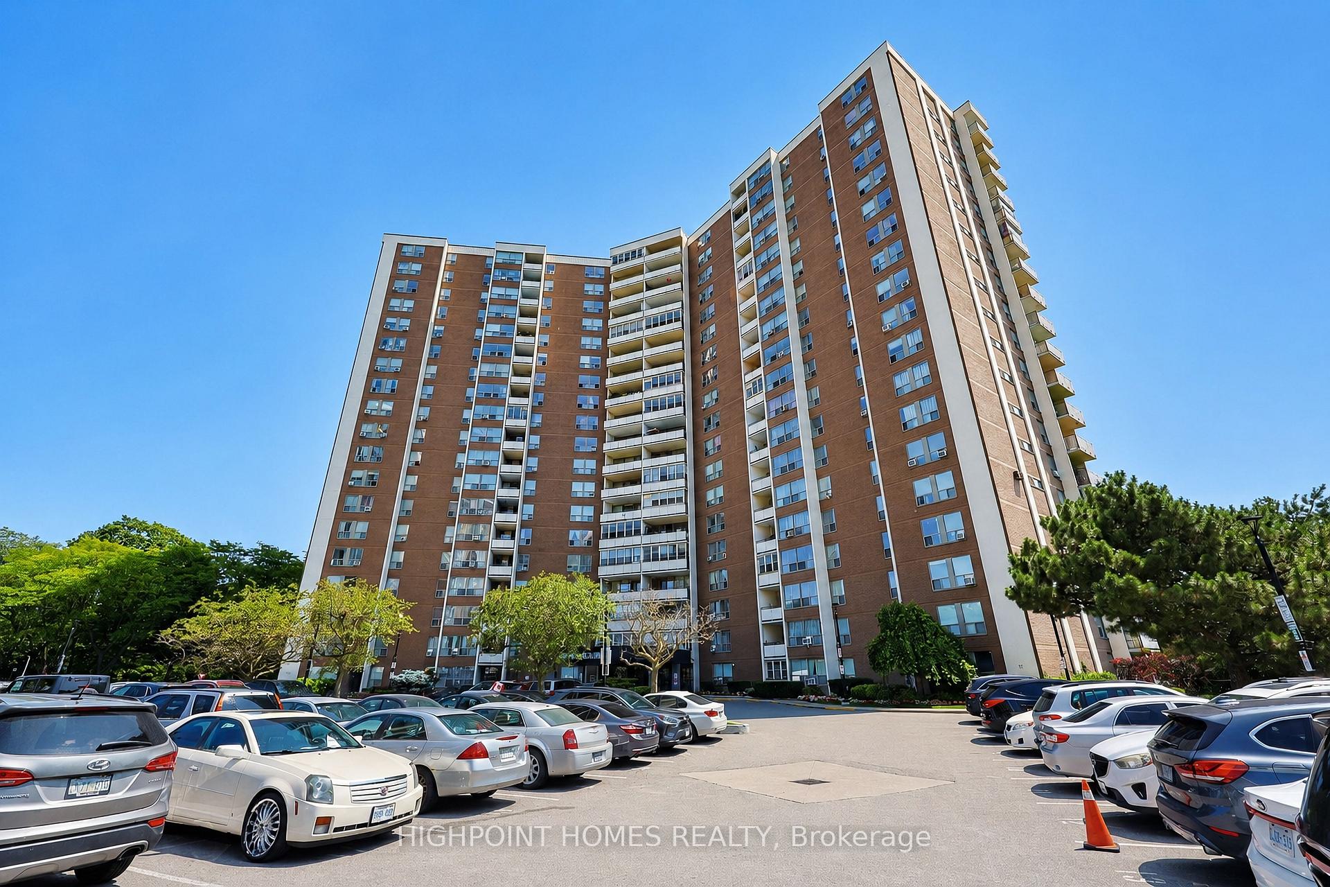 Photo 1 of 60 Pavane Link Way NE, Toronto, Flemingdon Park — HOMEH