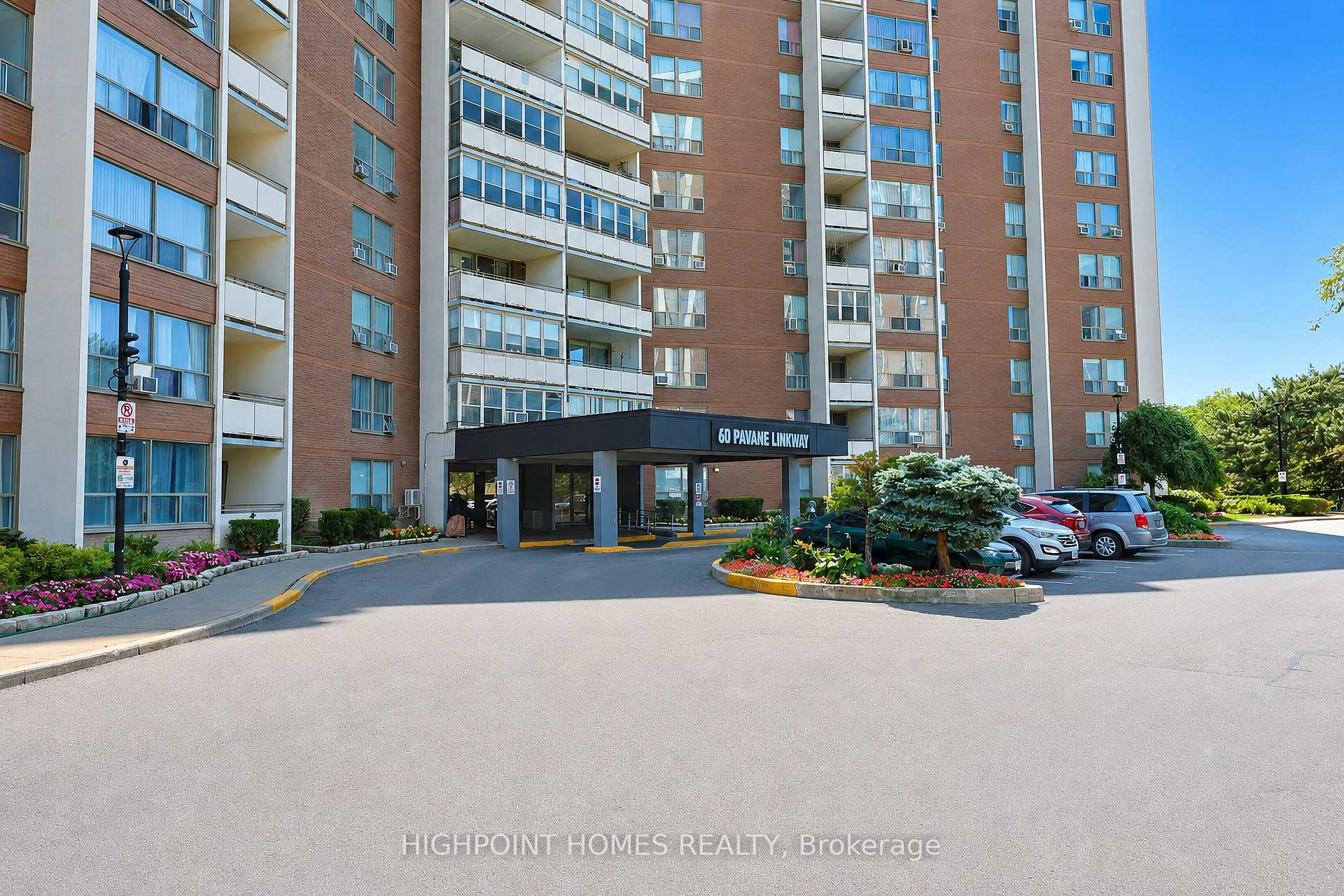 Photo 4 of 60 Pavane Link Way NE, Toronto, Flemingdon Park — HOMEH