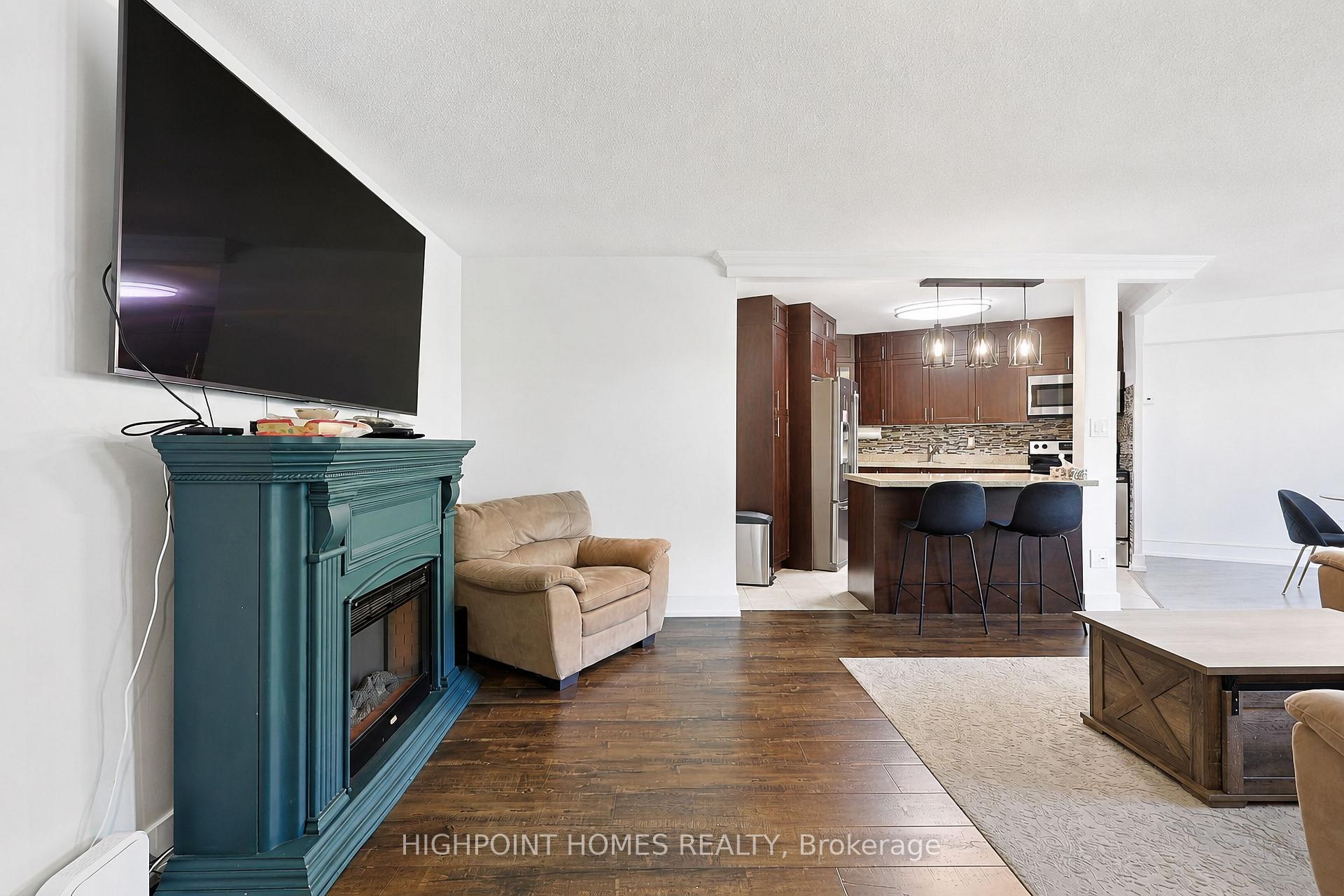 Photo 7 of 60 Pavane Link Way NE, Toronto, Flemingdon Park — HOMEH