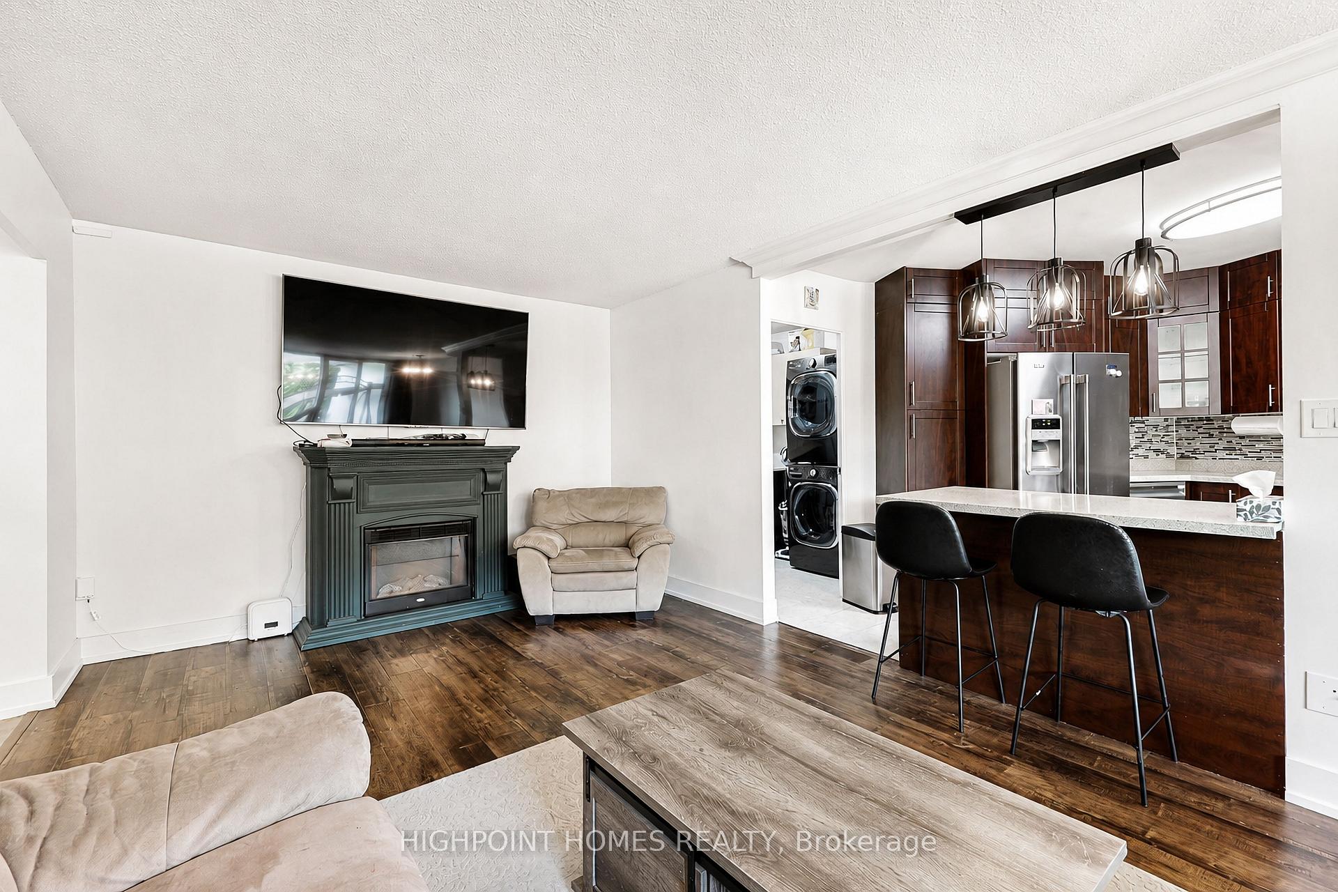 Photo 10 of 60 Pavane Link Way NE, Toronto, Flemingdon Park — HOMEH