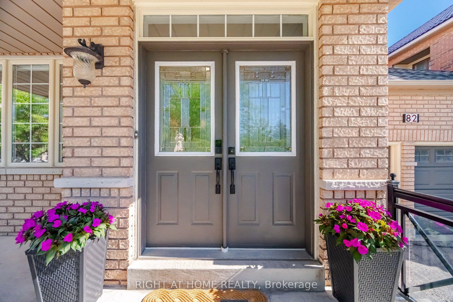 Photo 6 of 82 Starhill Crescent, Markham, Cachet — HOMEH