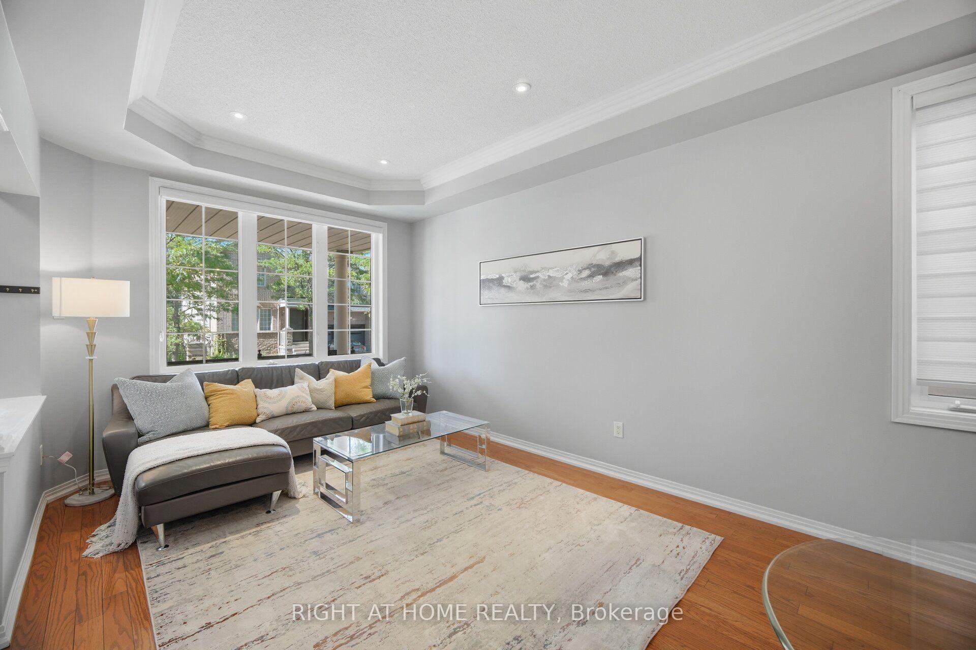 Photo 9 of 82 Starhill Crescent, Markham, Cachet — HOMEH