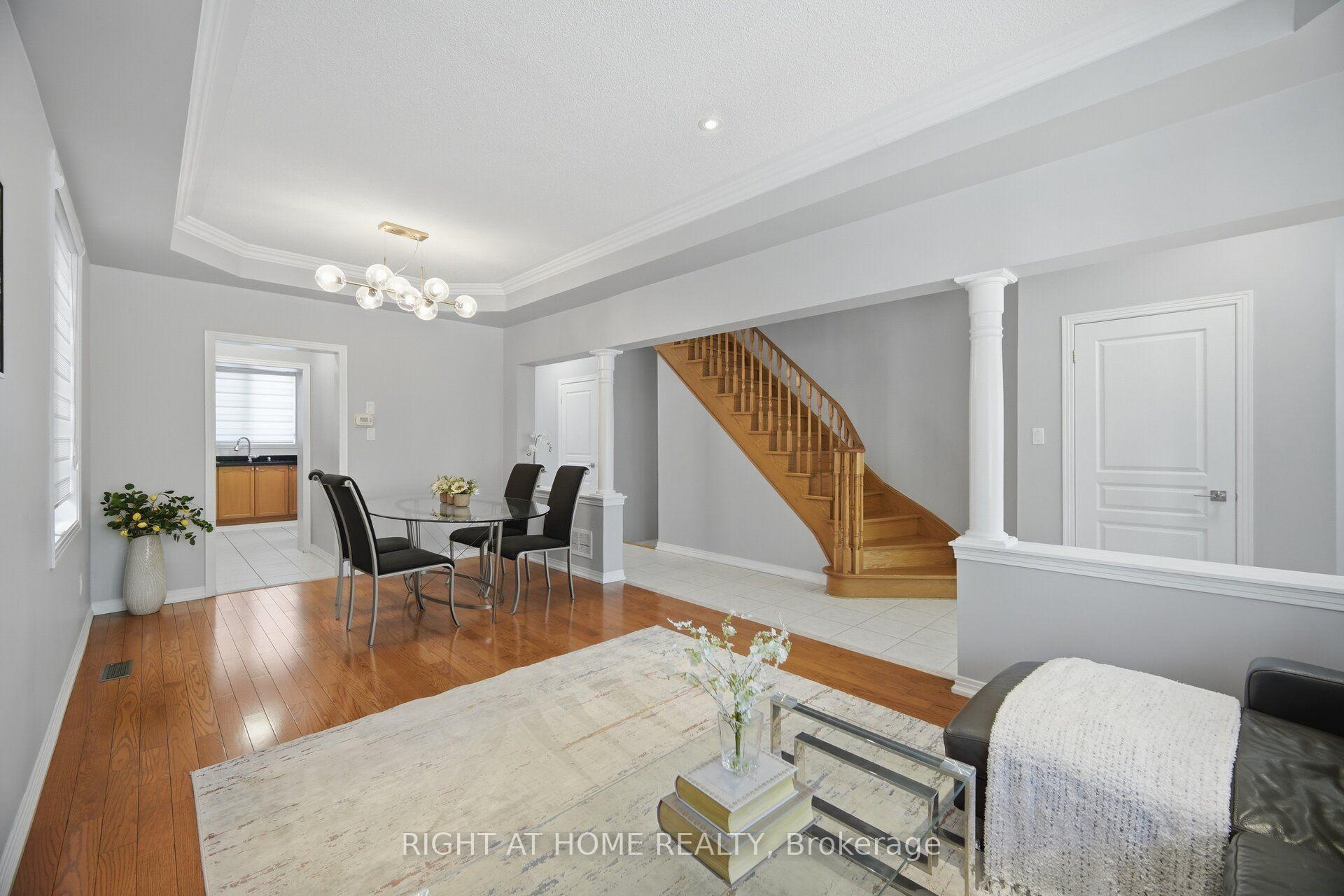 Photo 11 of 82 Starhill Crescent, Markham, Cachet — HOMEH