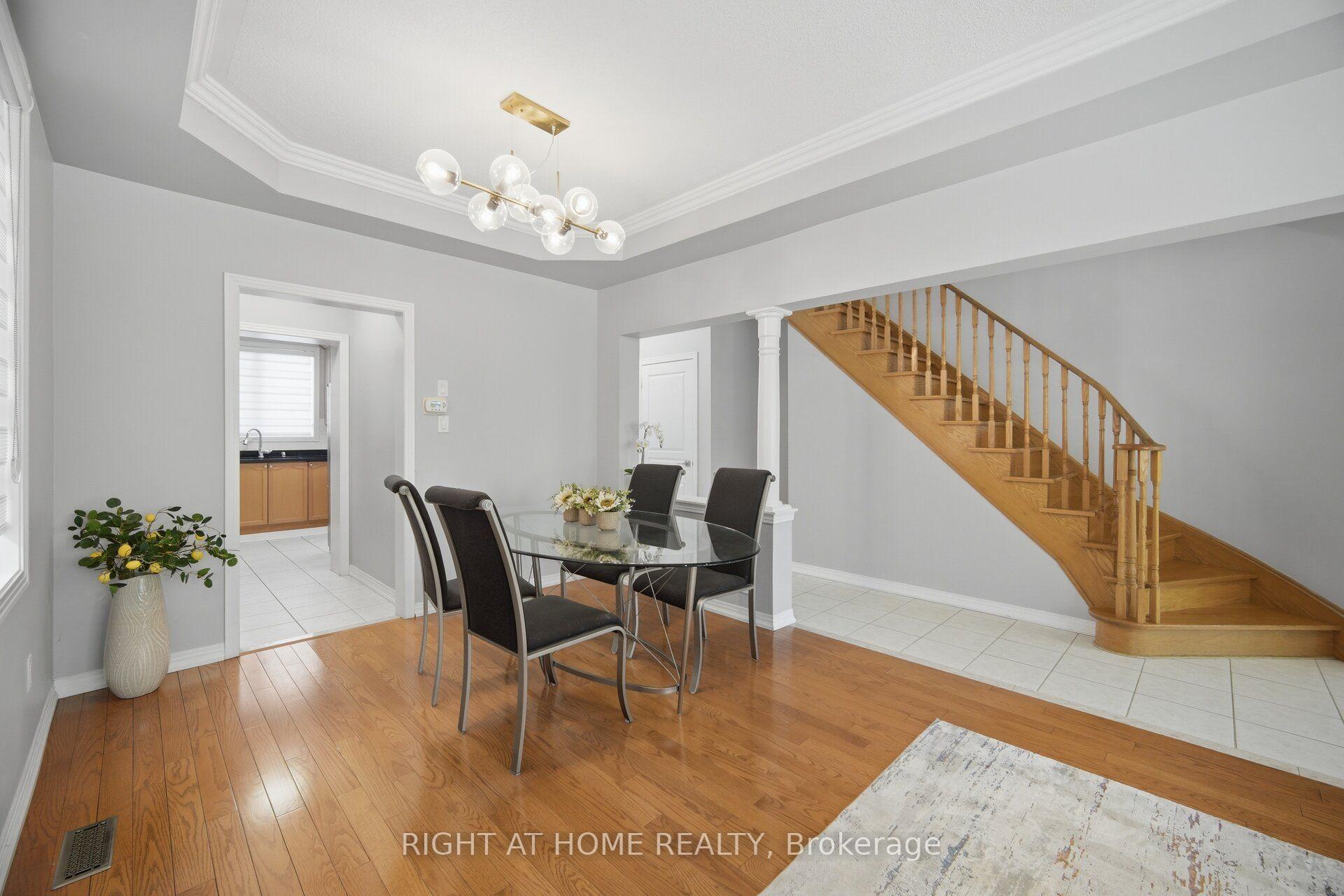 Photo 13 of 82 Starhill Crescent, Markham, Cachet — HOMEH