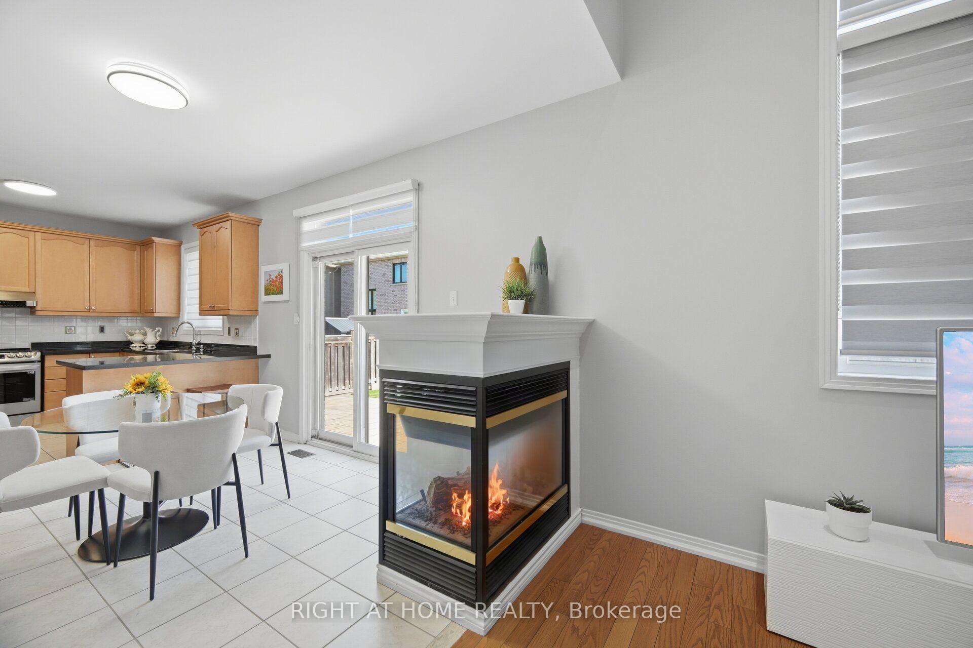 Photo 25 of 82 Starhill Crescent, Markham, Cachet — HOMEH