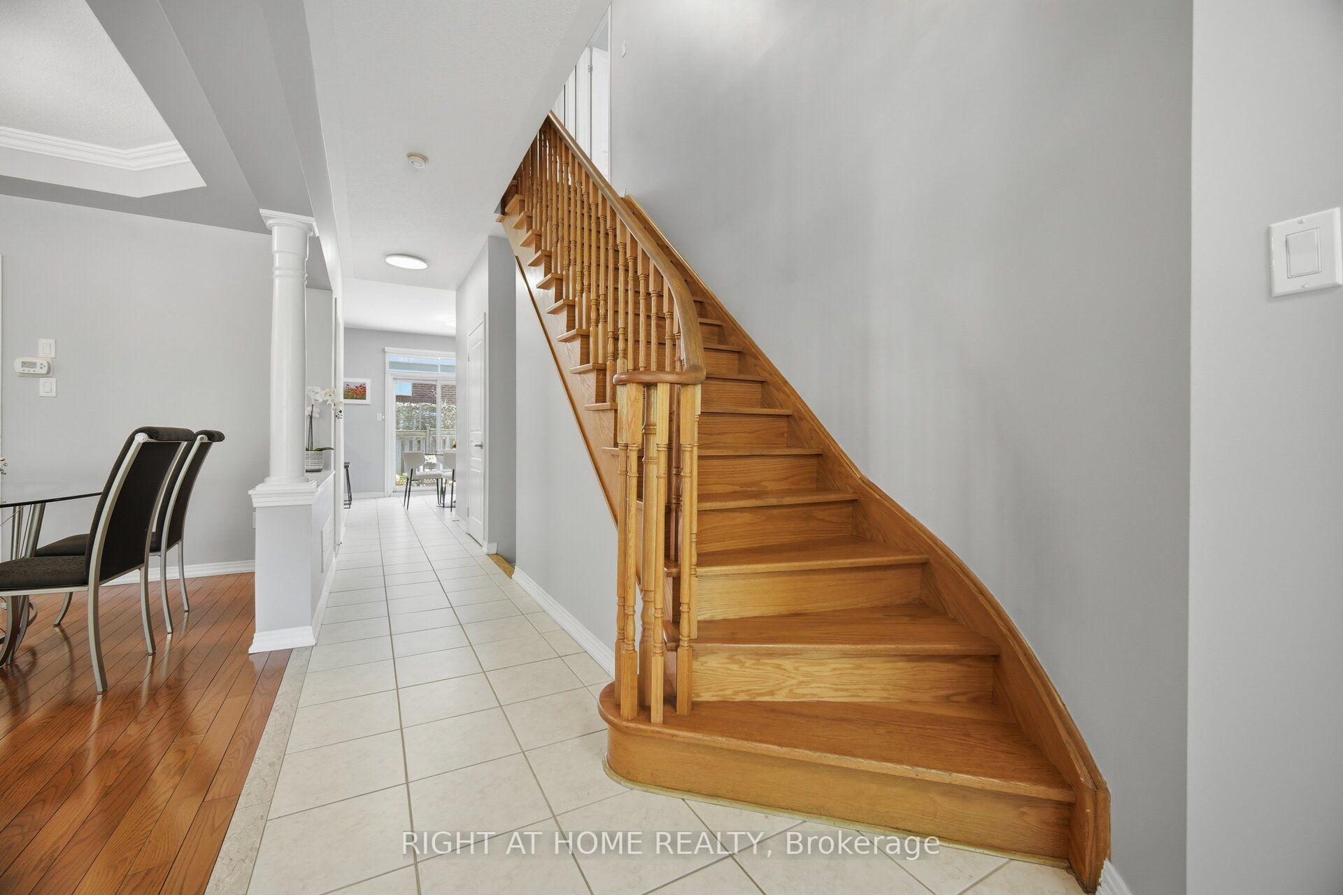 Photo 29 of 82 Starhill Crescent, Markham, Cachet — HOMEH